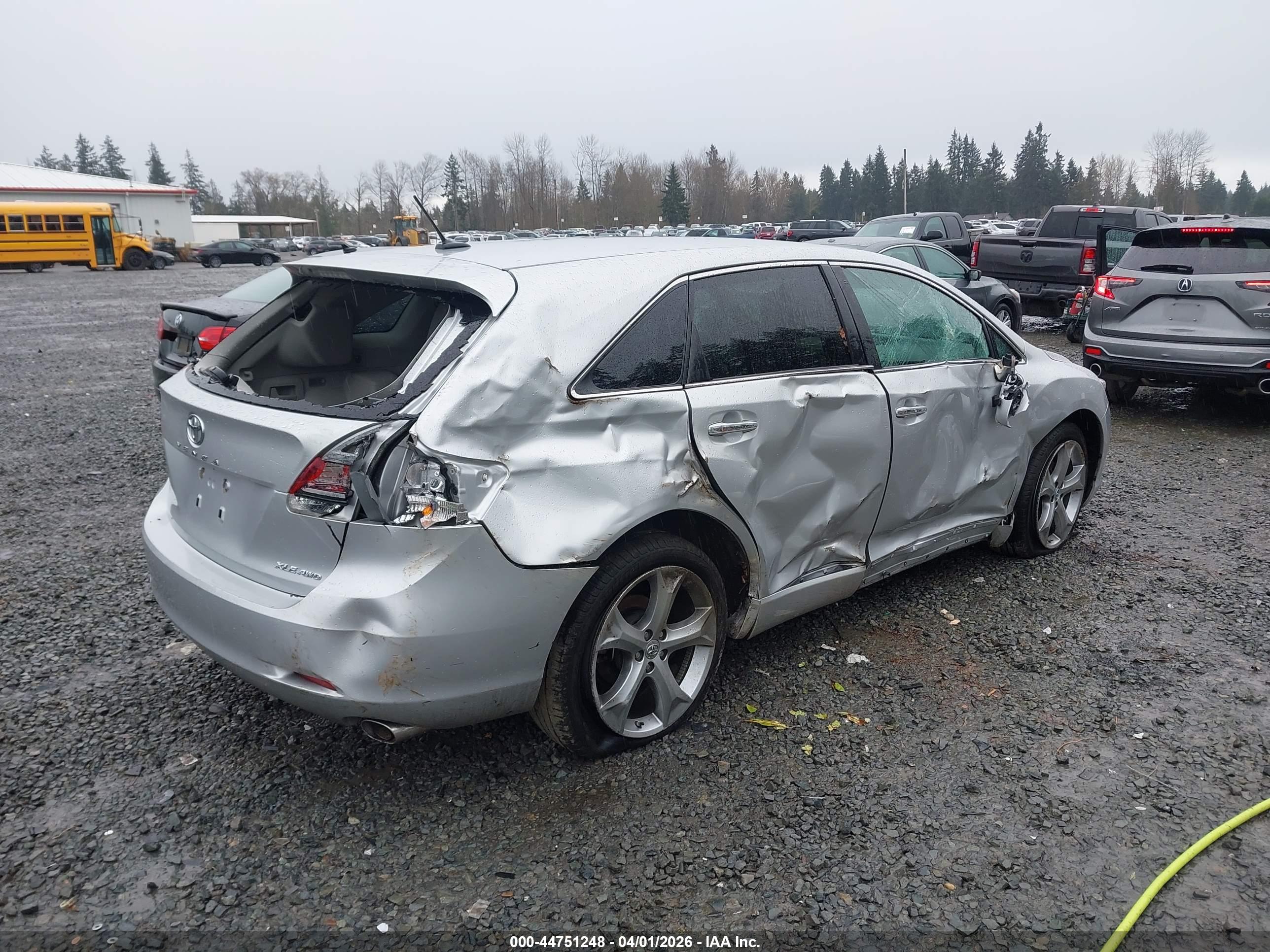 TOYOTA VENZA image 4