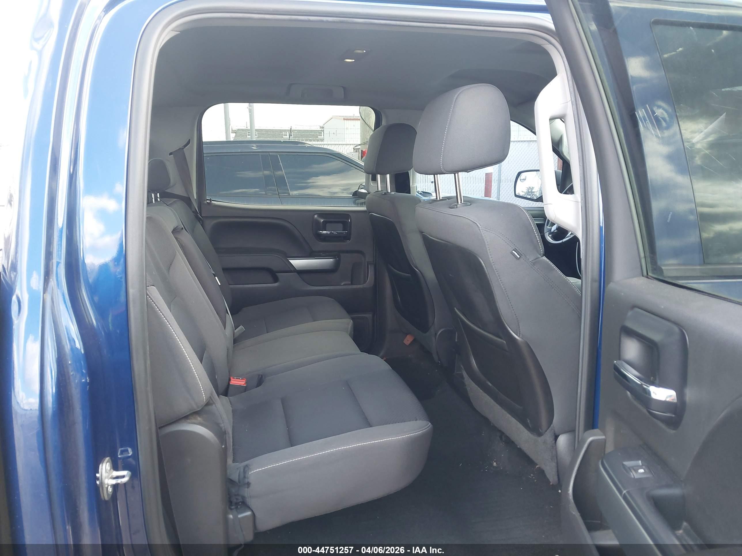 CHEVROLET SILVERADO image 8