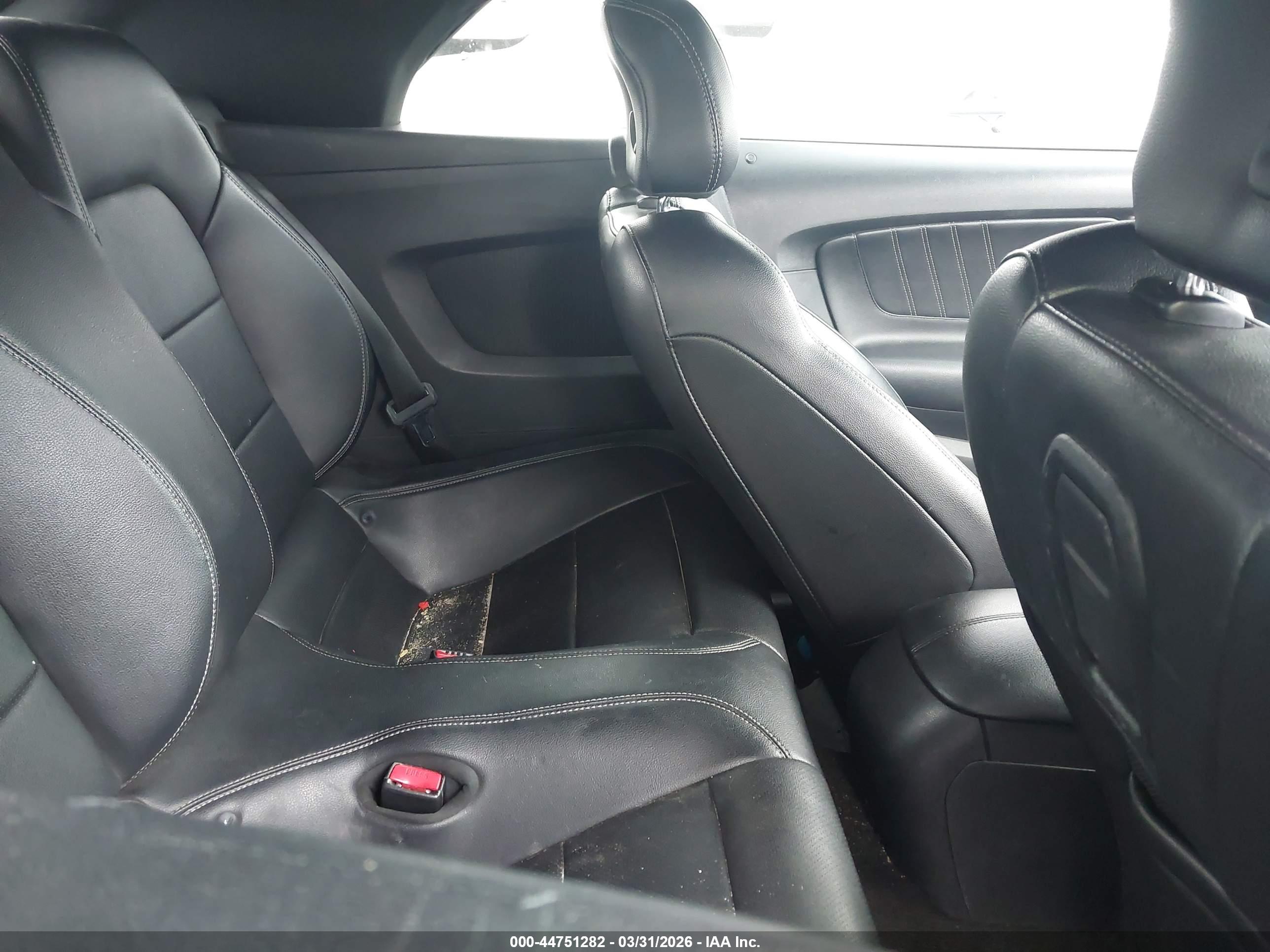 FORD MUSTANG image 8