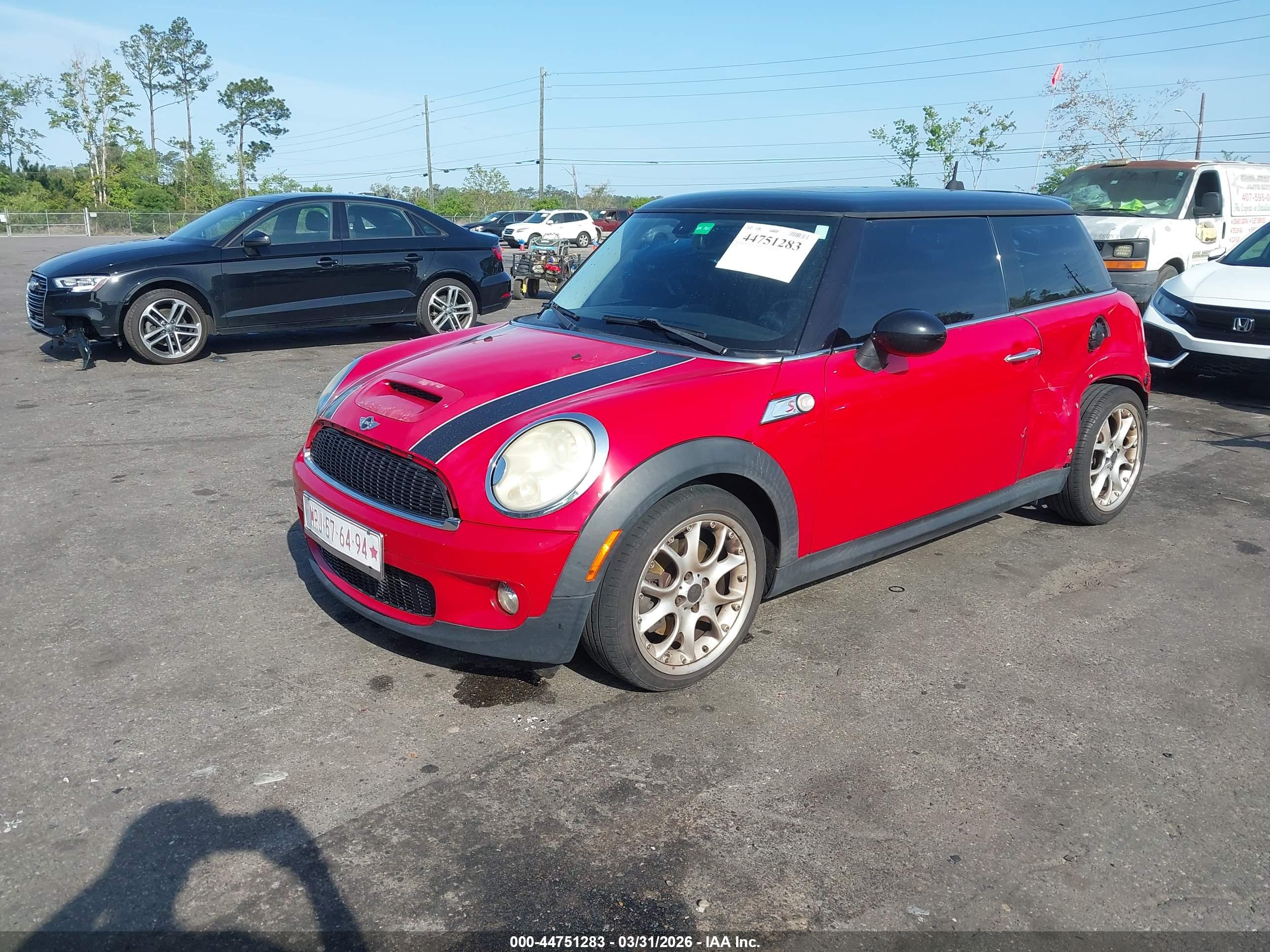 MINI COOPER image 2