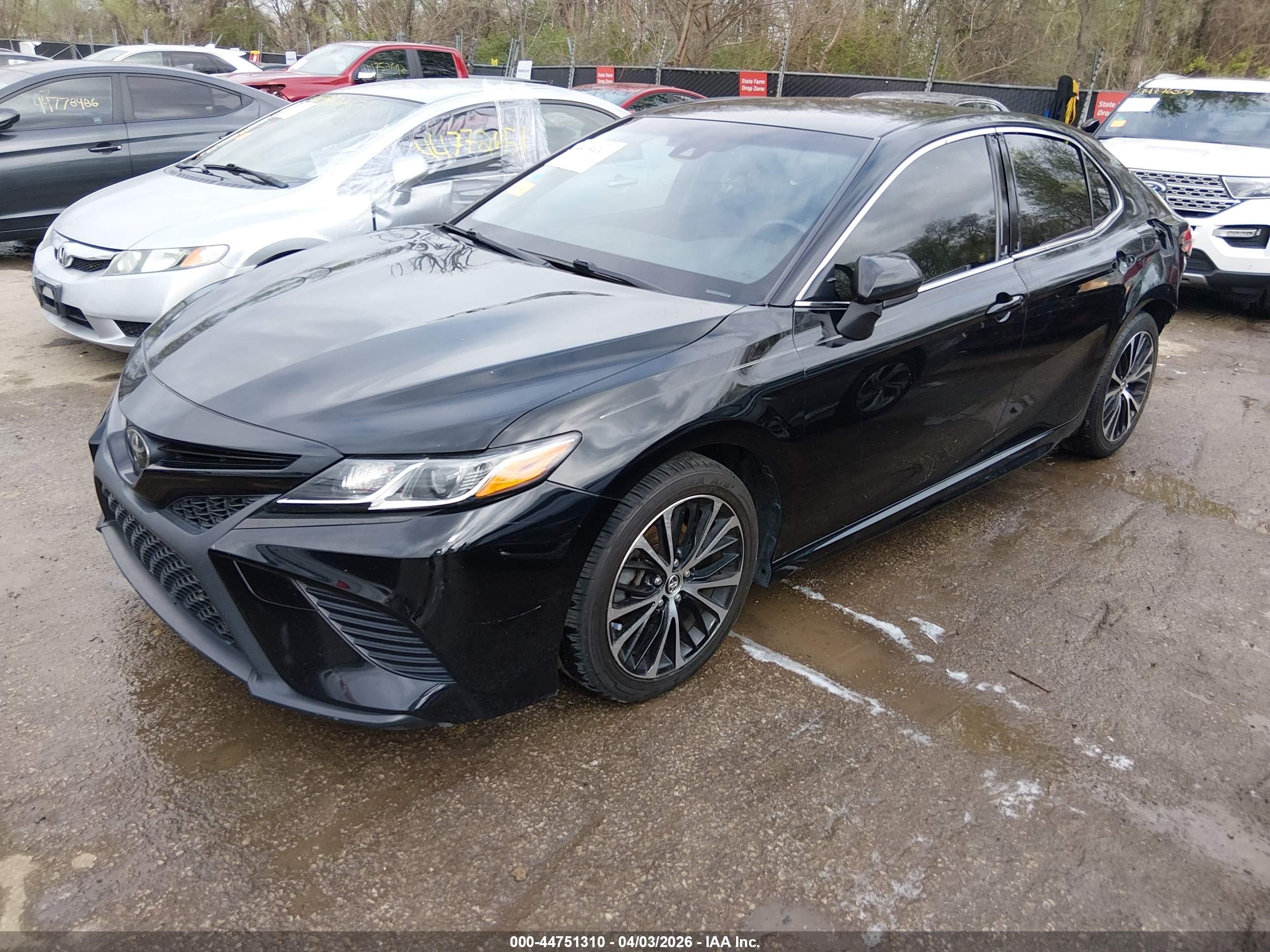 TOYOTA CAMRY image 2