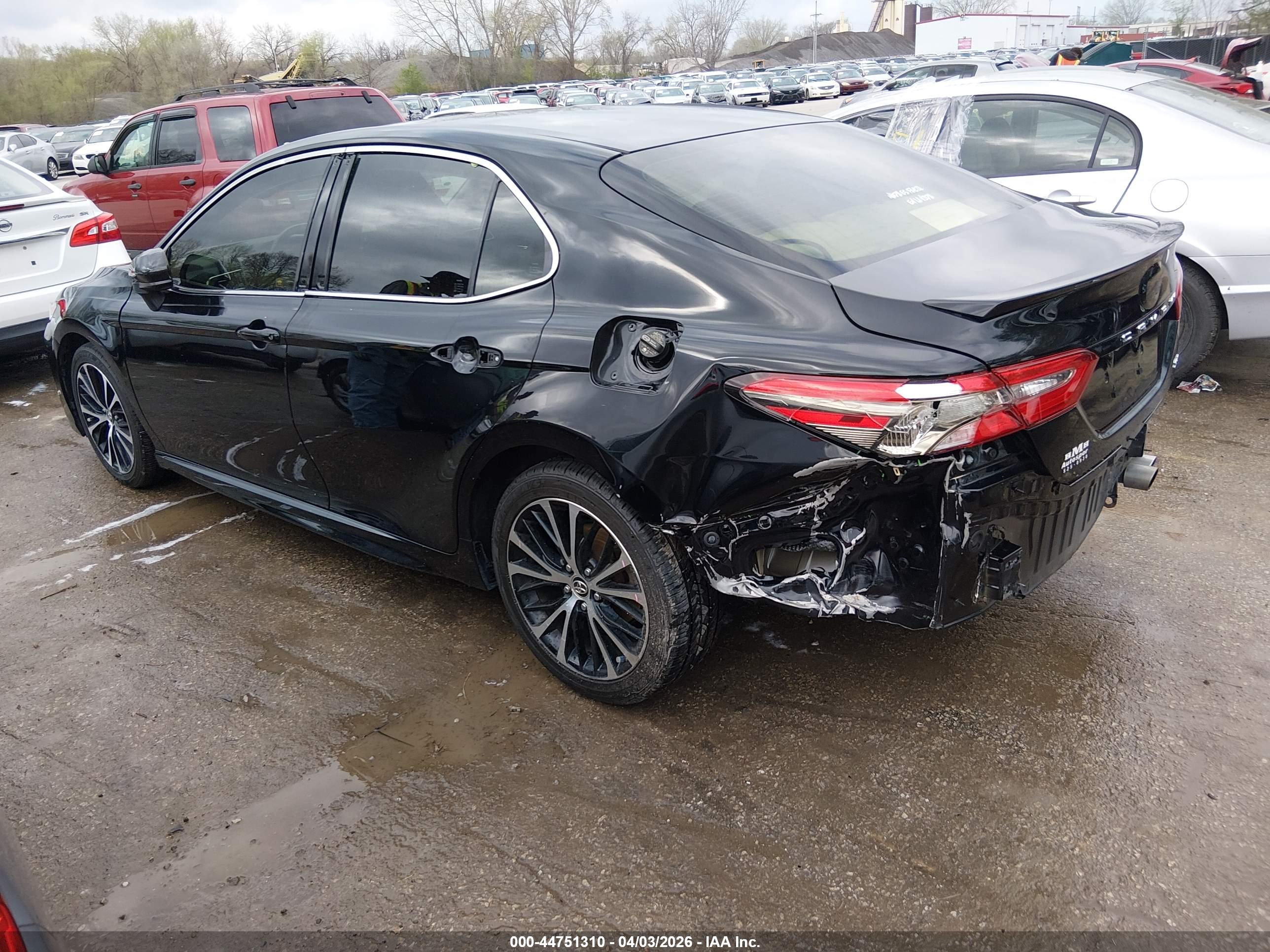 TOYOTA CAMRY image 3