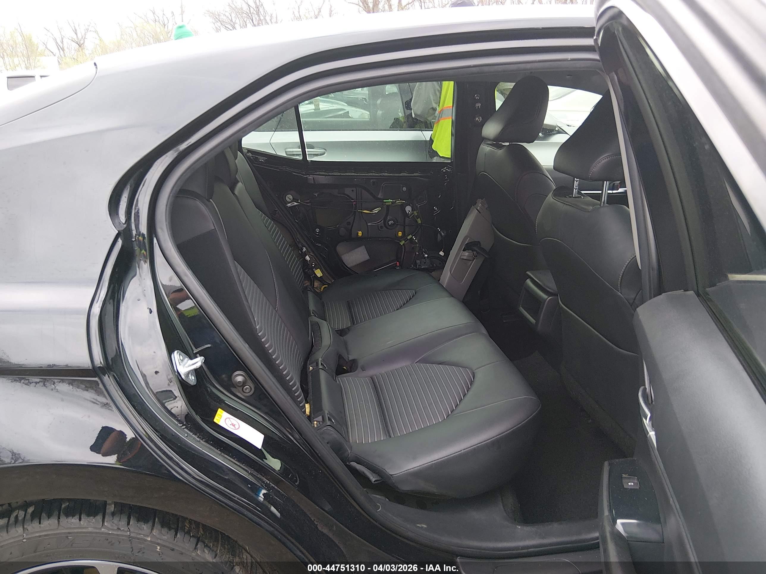 TOYOTA CAMRY image 8