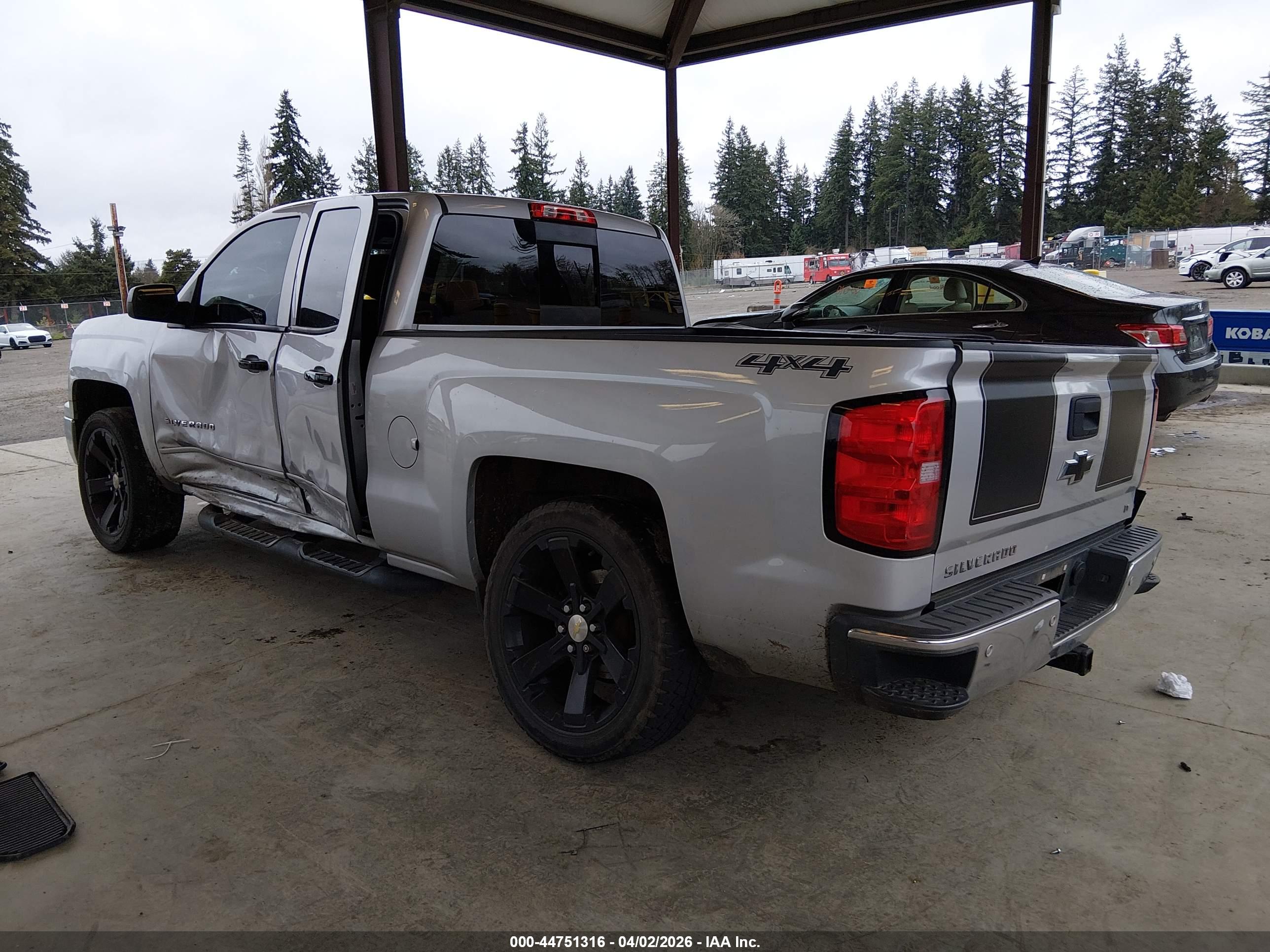 CHEVROLET SILVERADO image 3