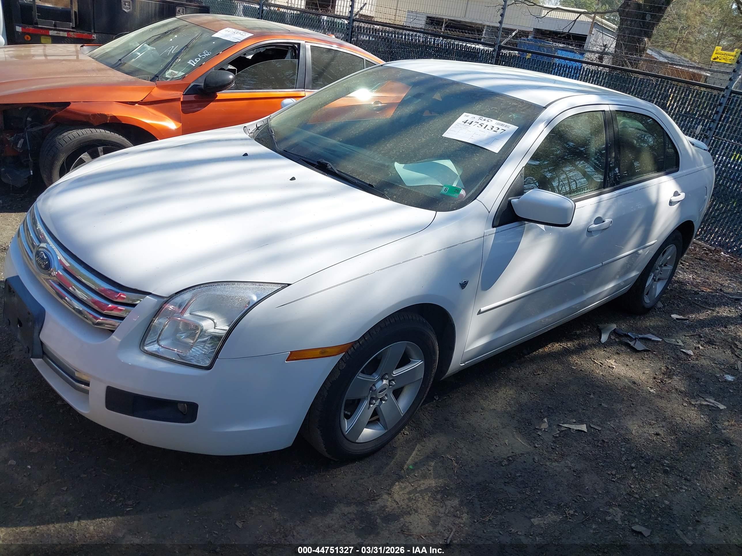 FORD FUSION image 2