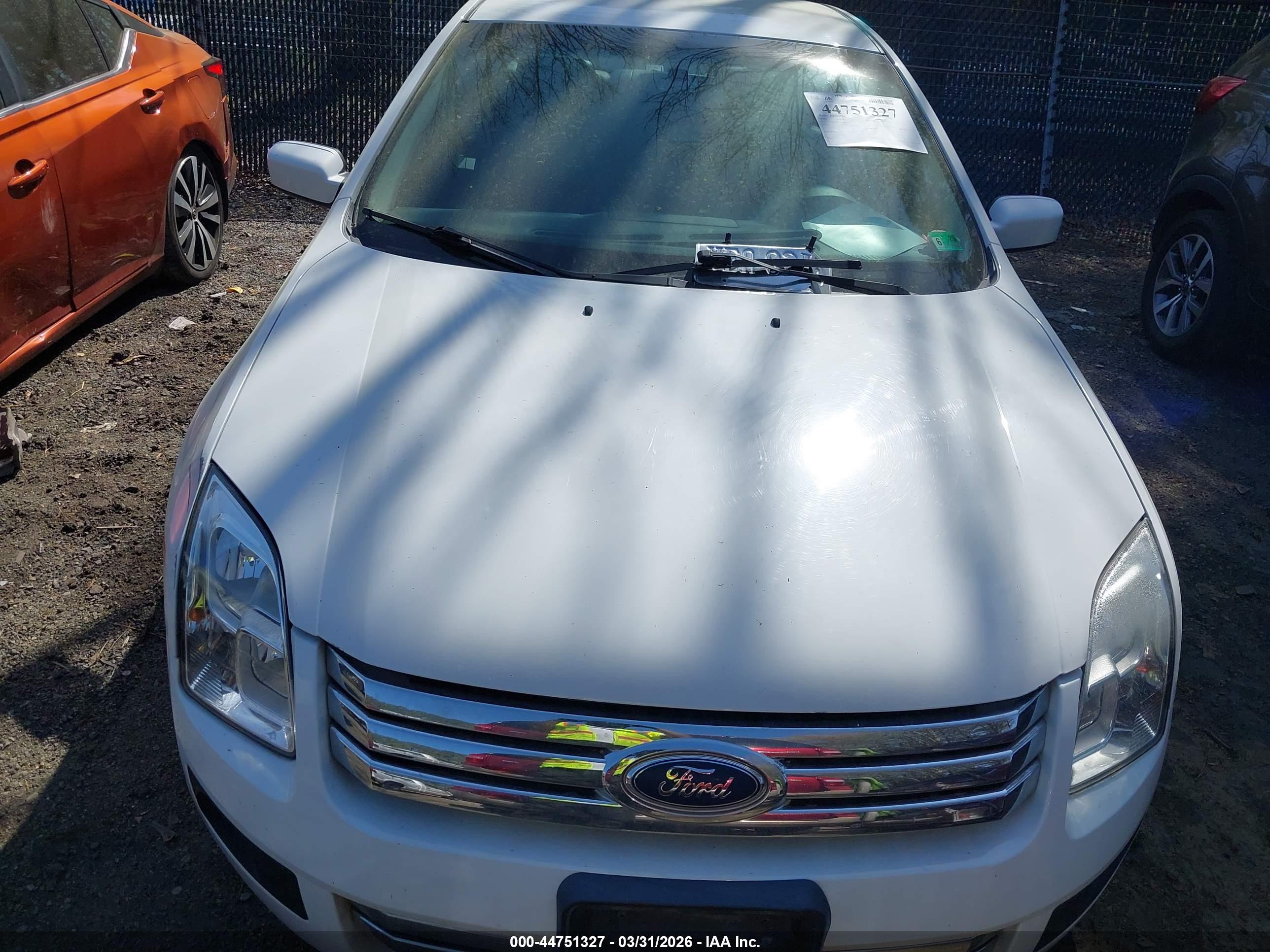 FORD FUSION image 6