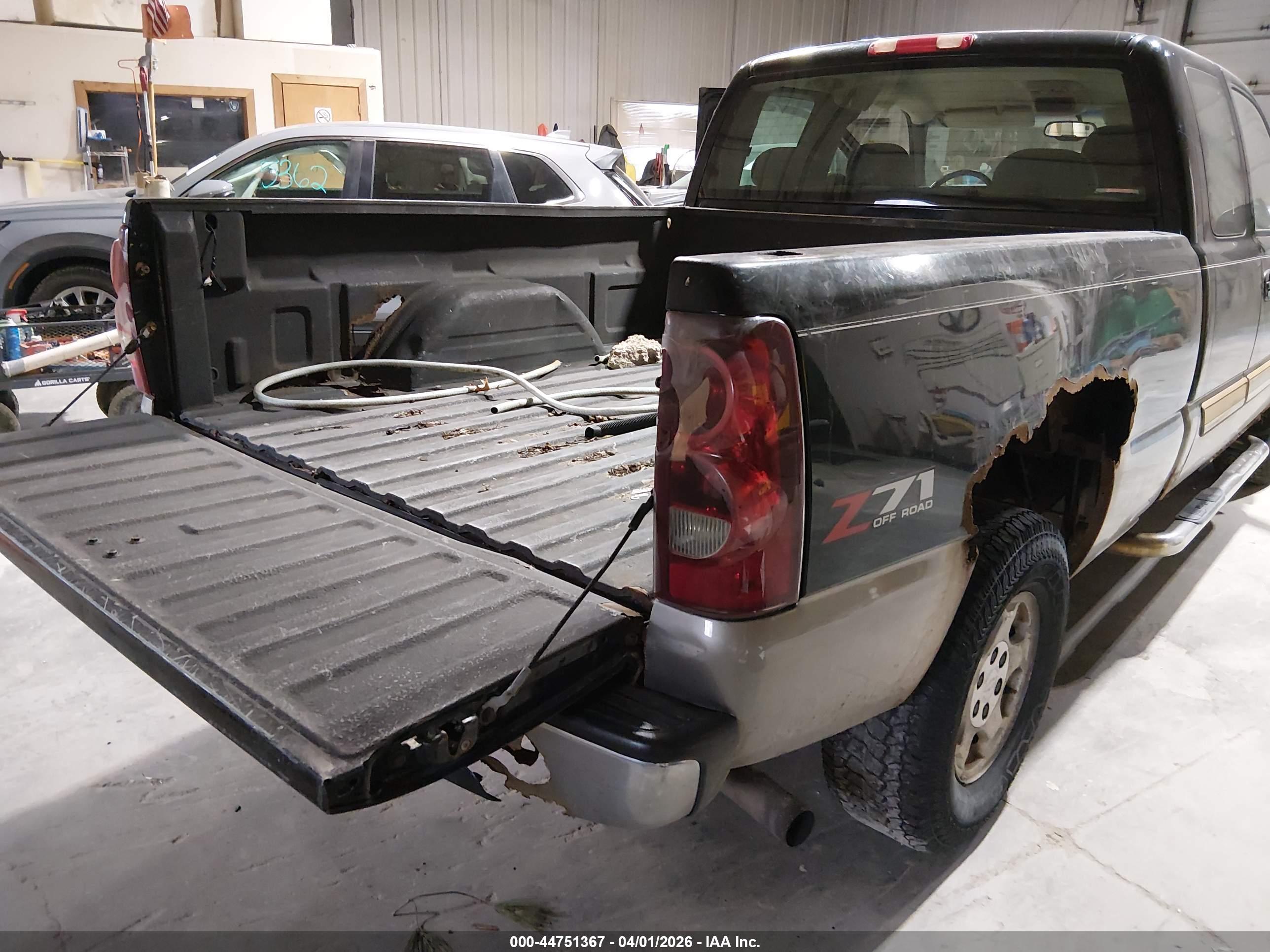 CHEVROLET SILVERADO image 6