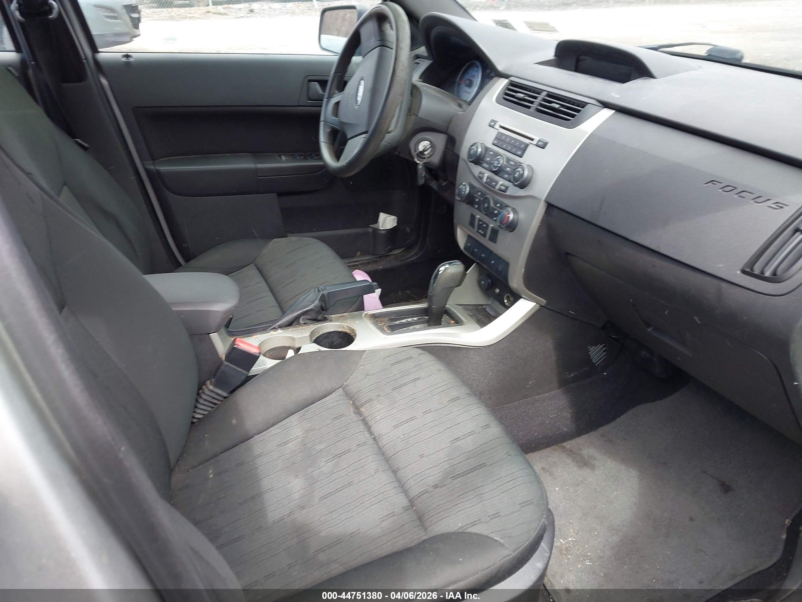 FORD FOCUS image 5