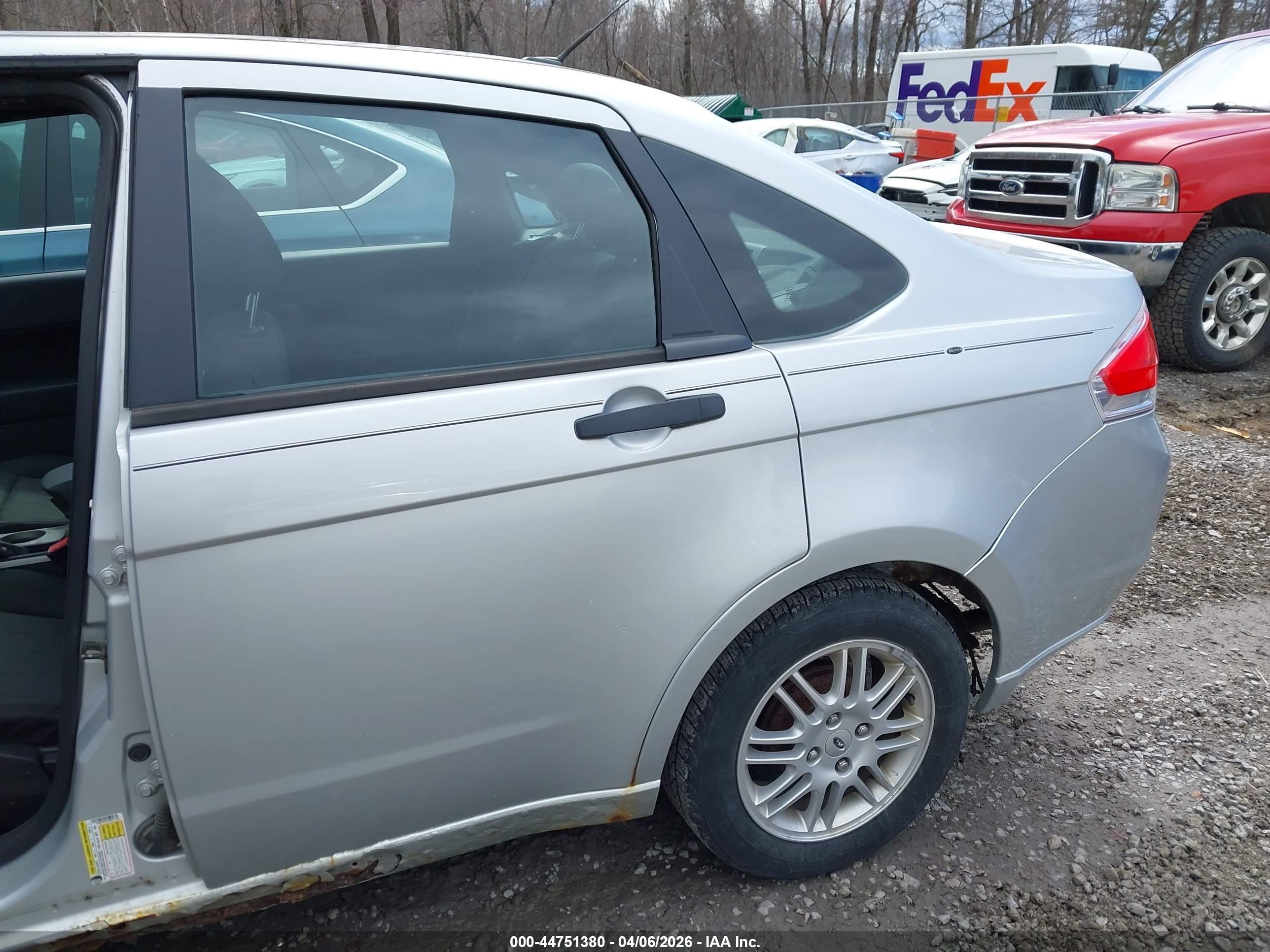 FORD FOCUS image 6