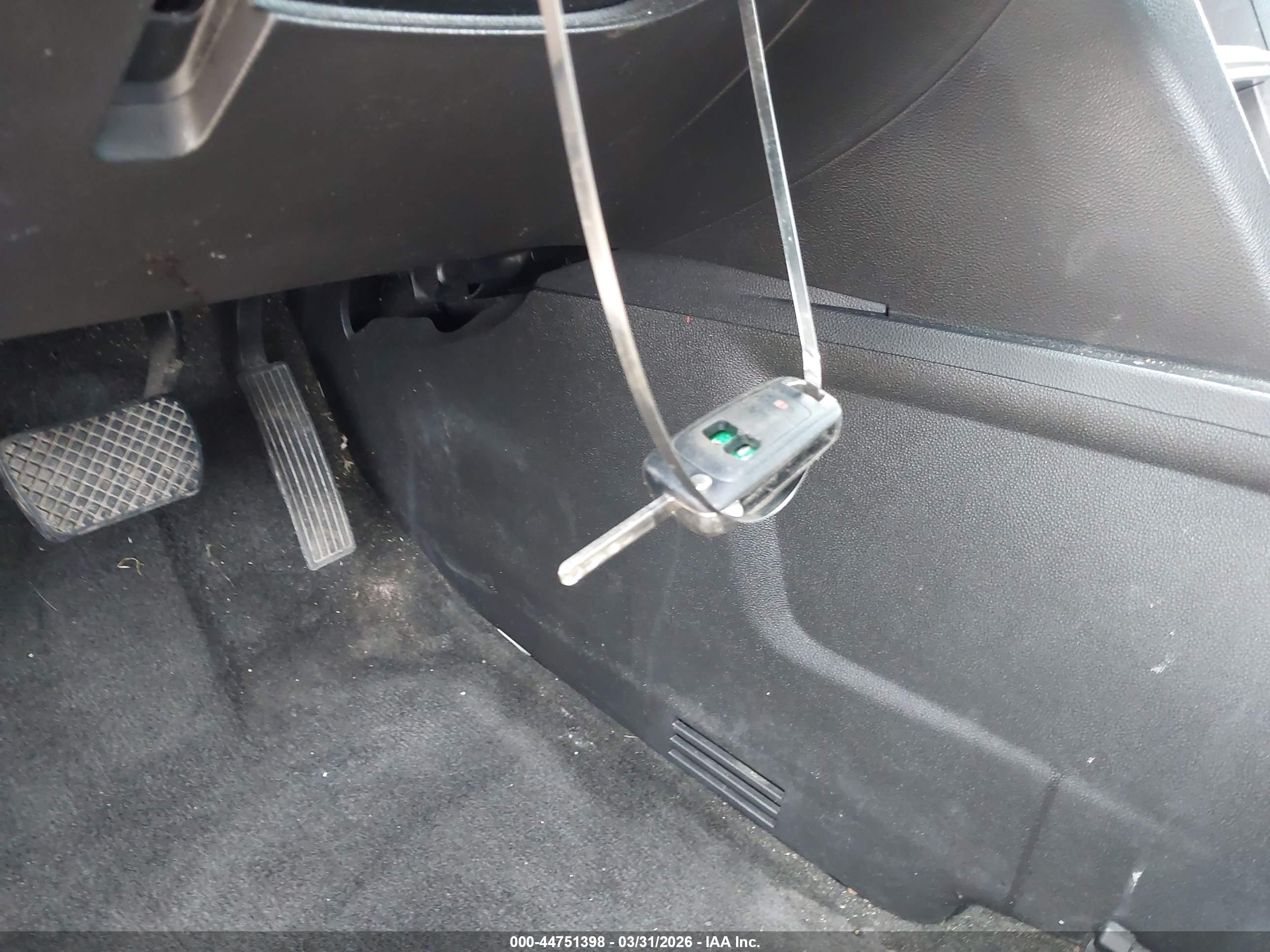 GMC TERRAIN image 11