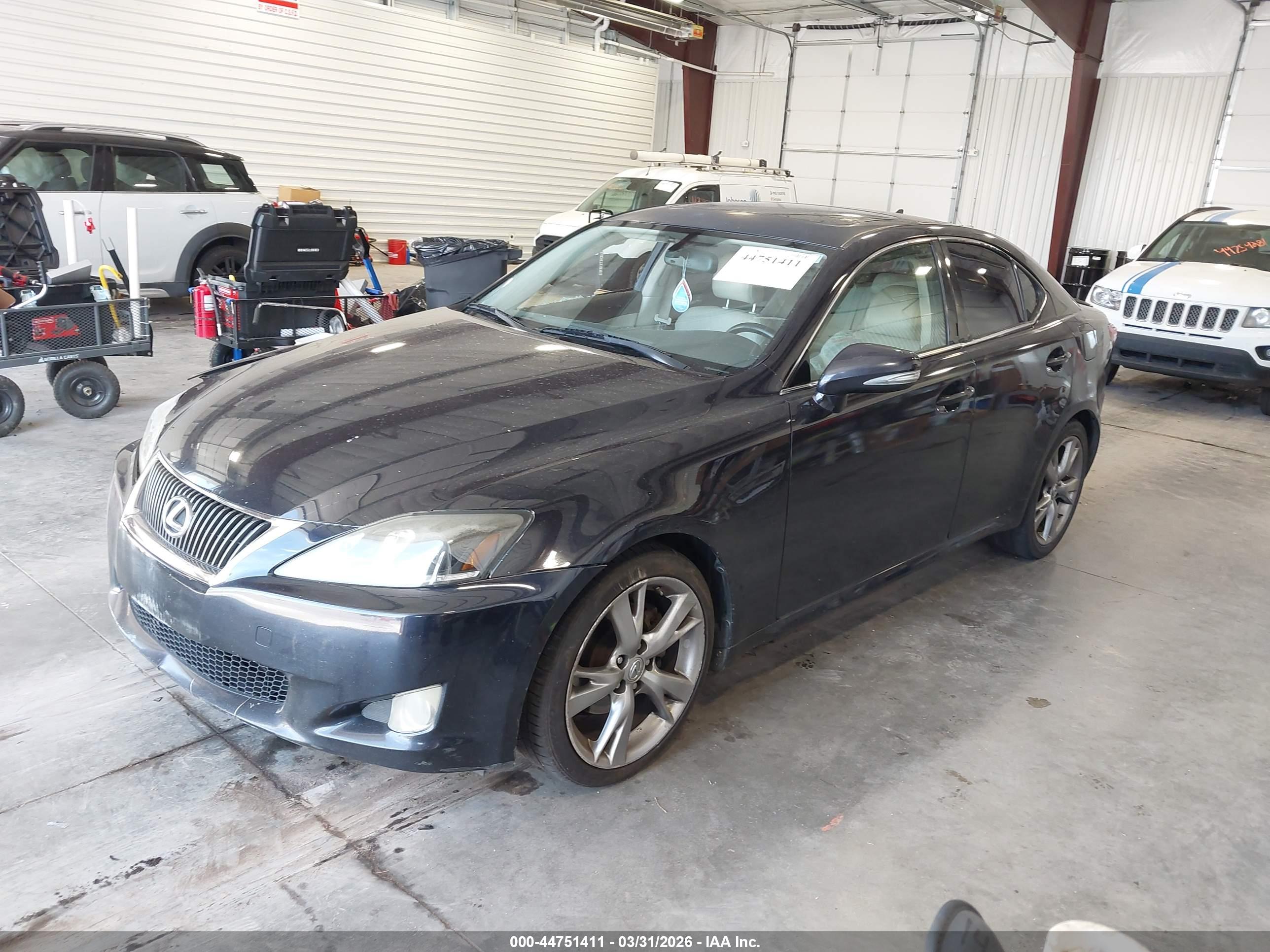 LEXUS IS image 2
