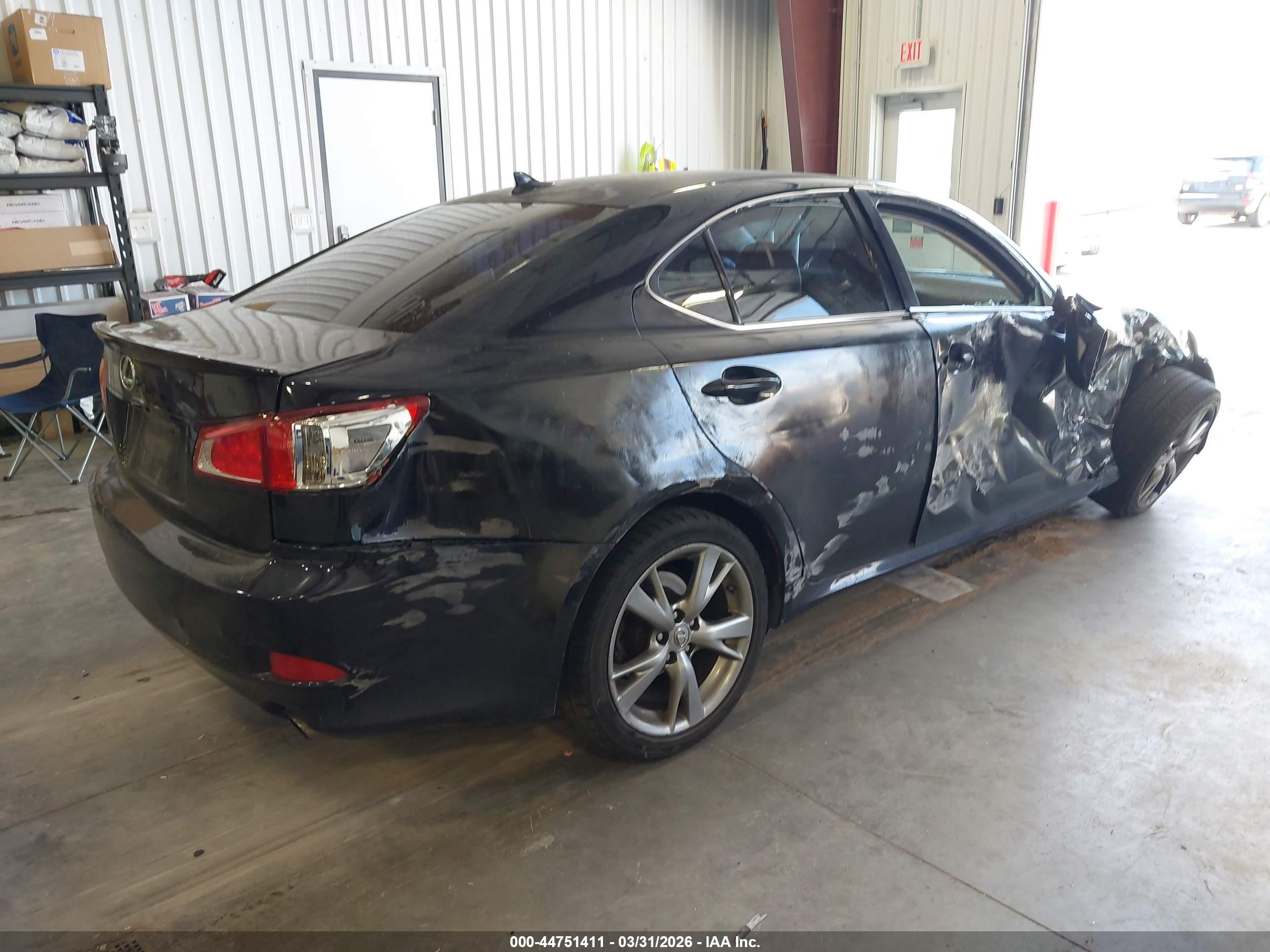 LEXUS IS image 4