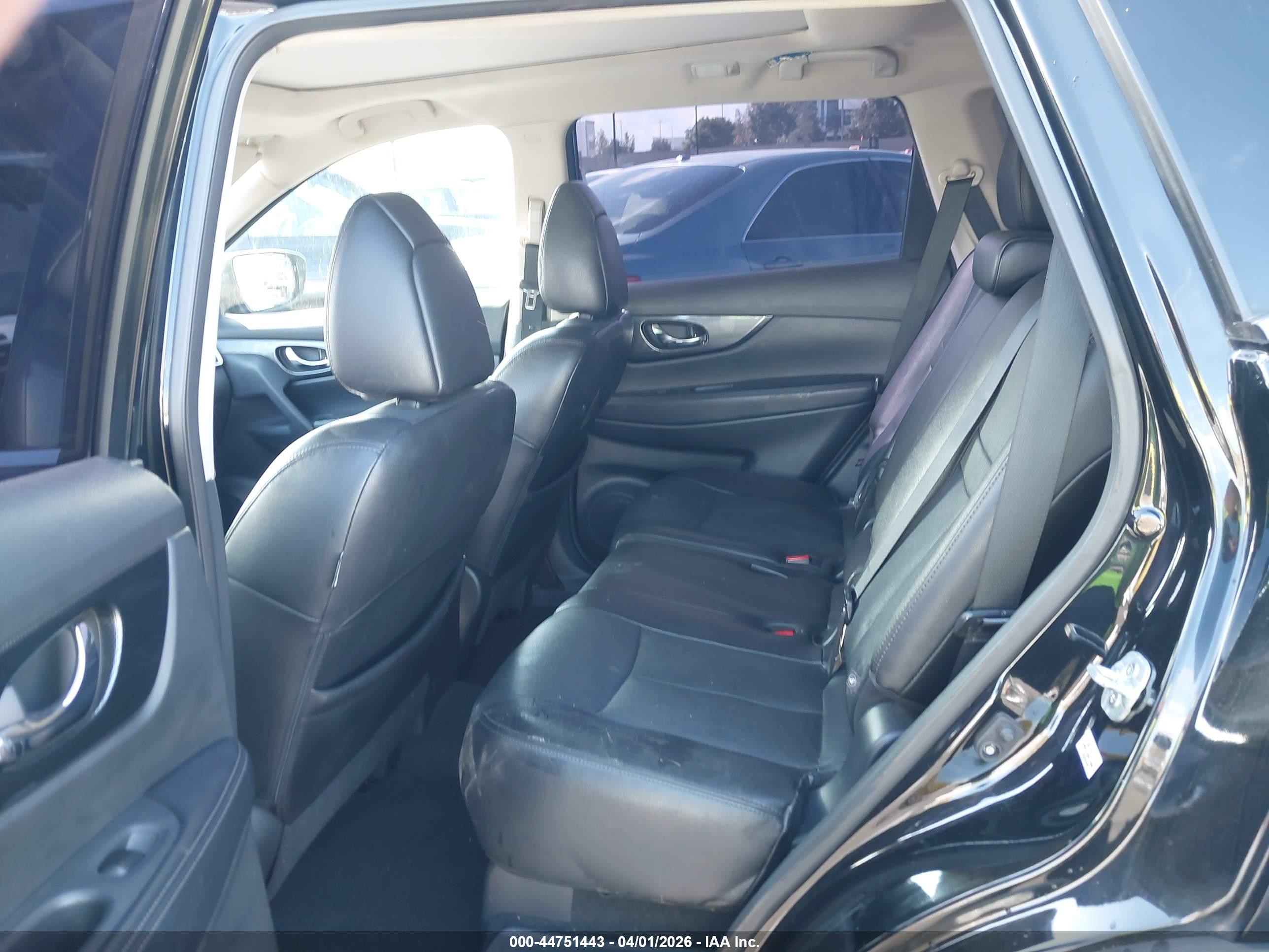 NISSAN ROGUE image 8