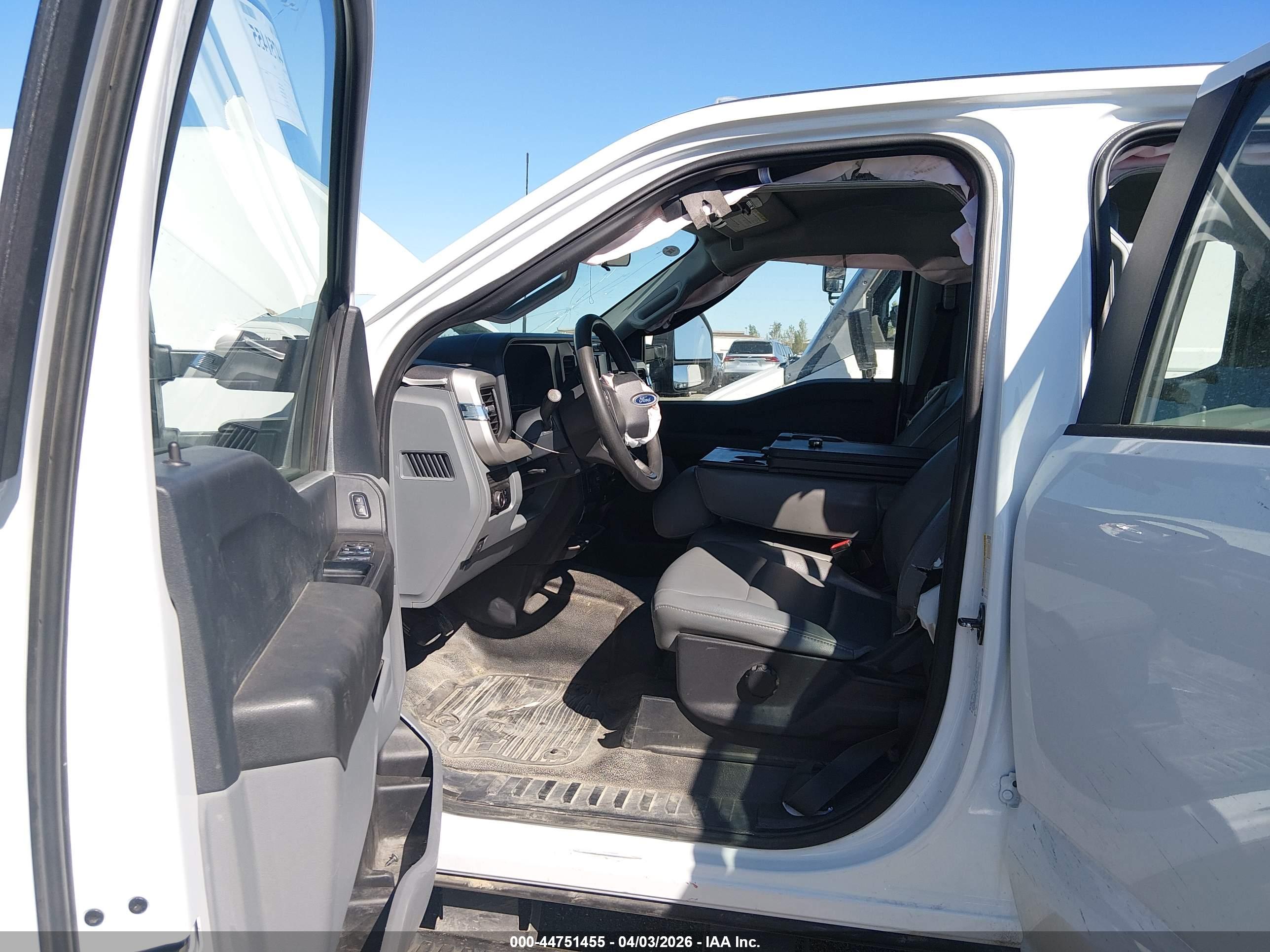 FORD F-350 image 8