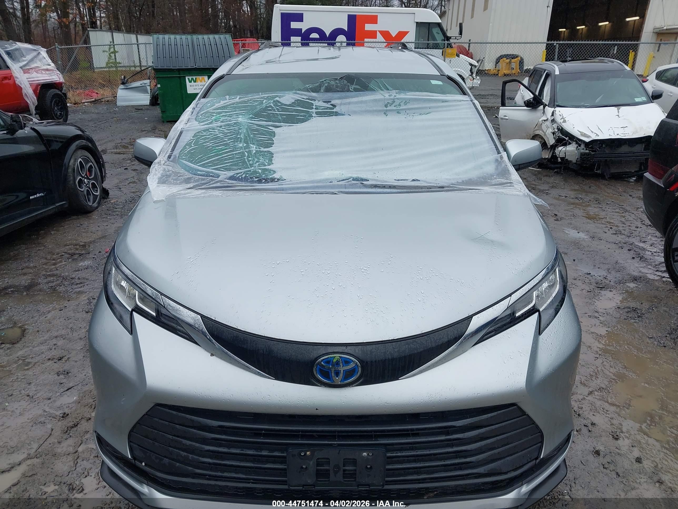 TOYOTA SIENNA image 6