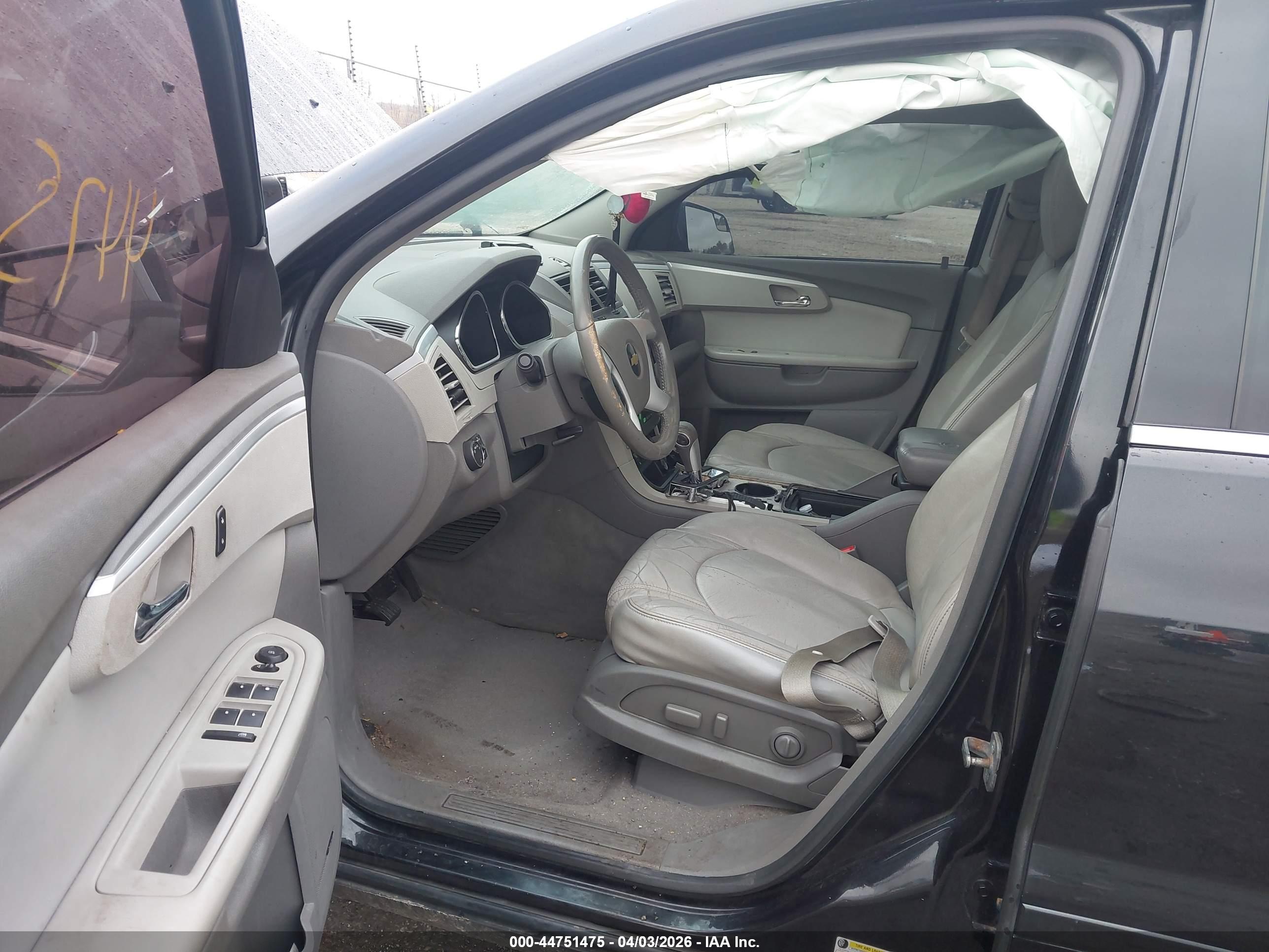 CHEVROLET TRAVERSE image 5