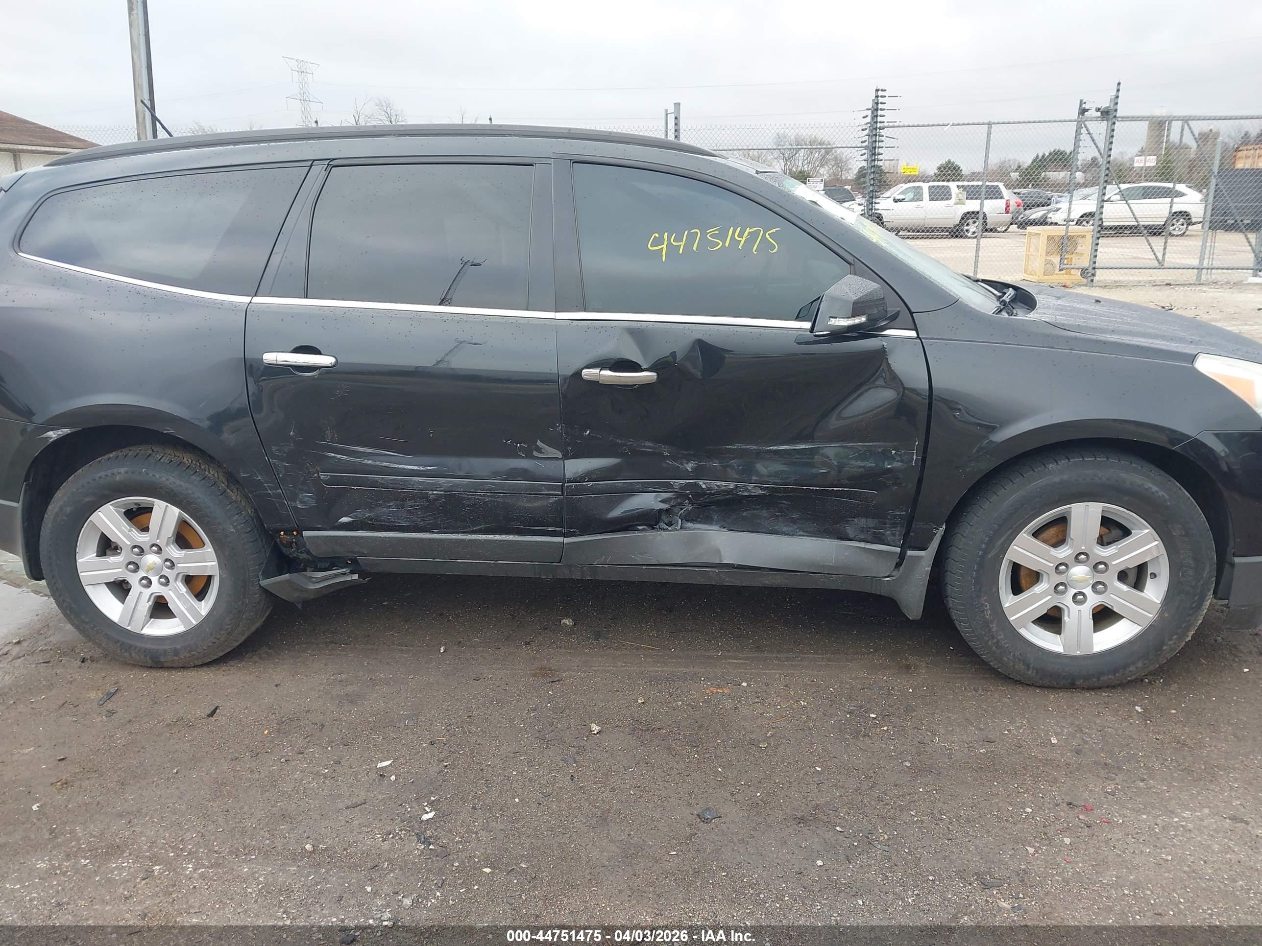 CHEVROLET TRAVERSE image 6
