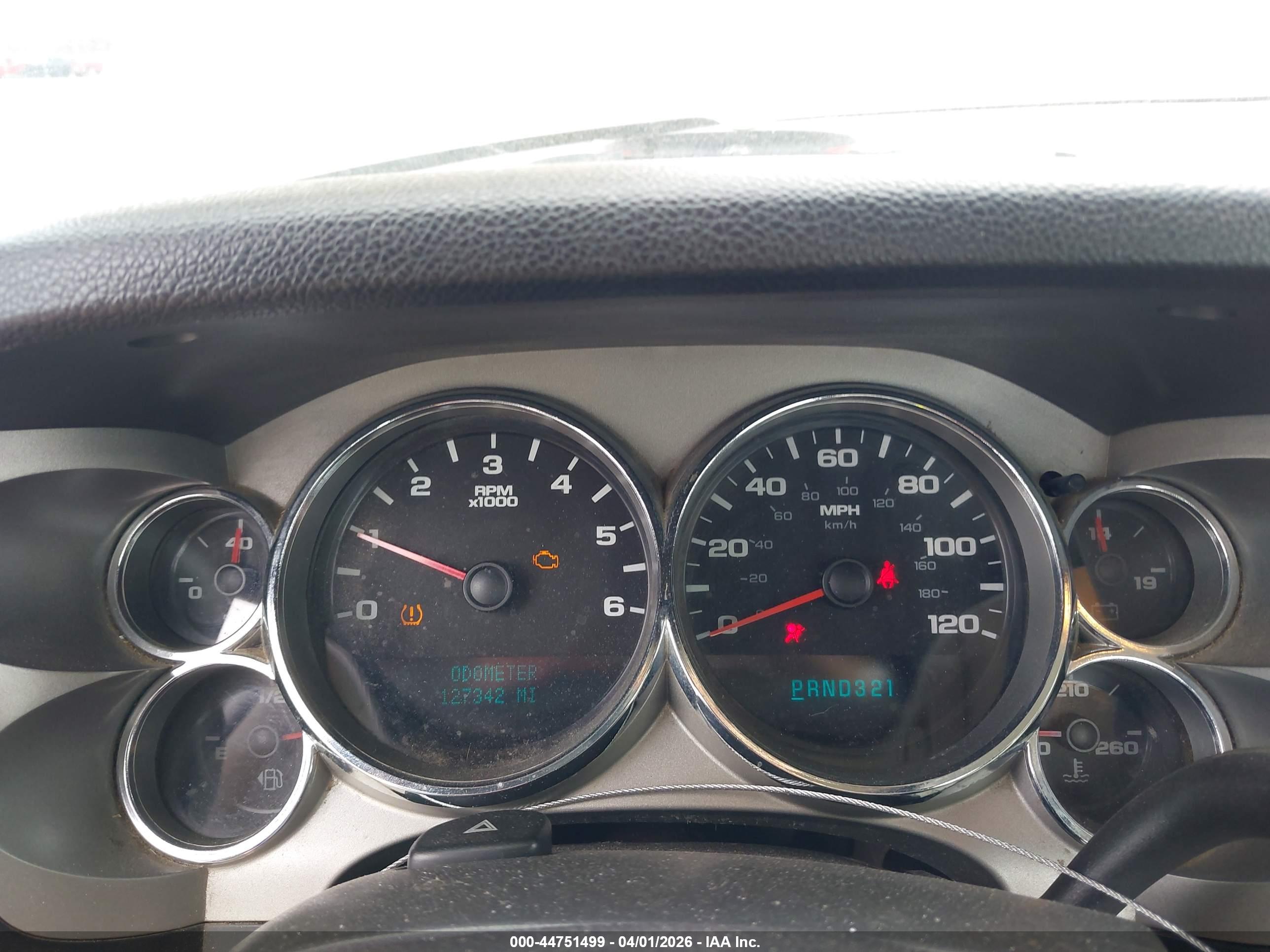 CHEVROLET SILVERADO image 7