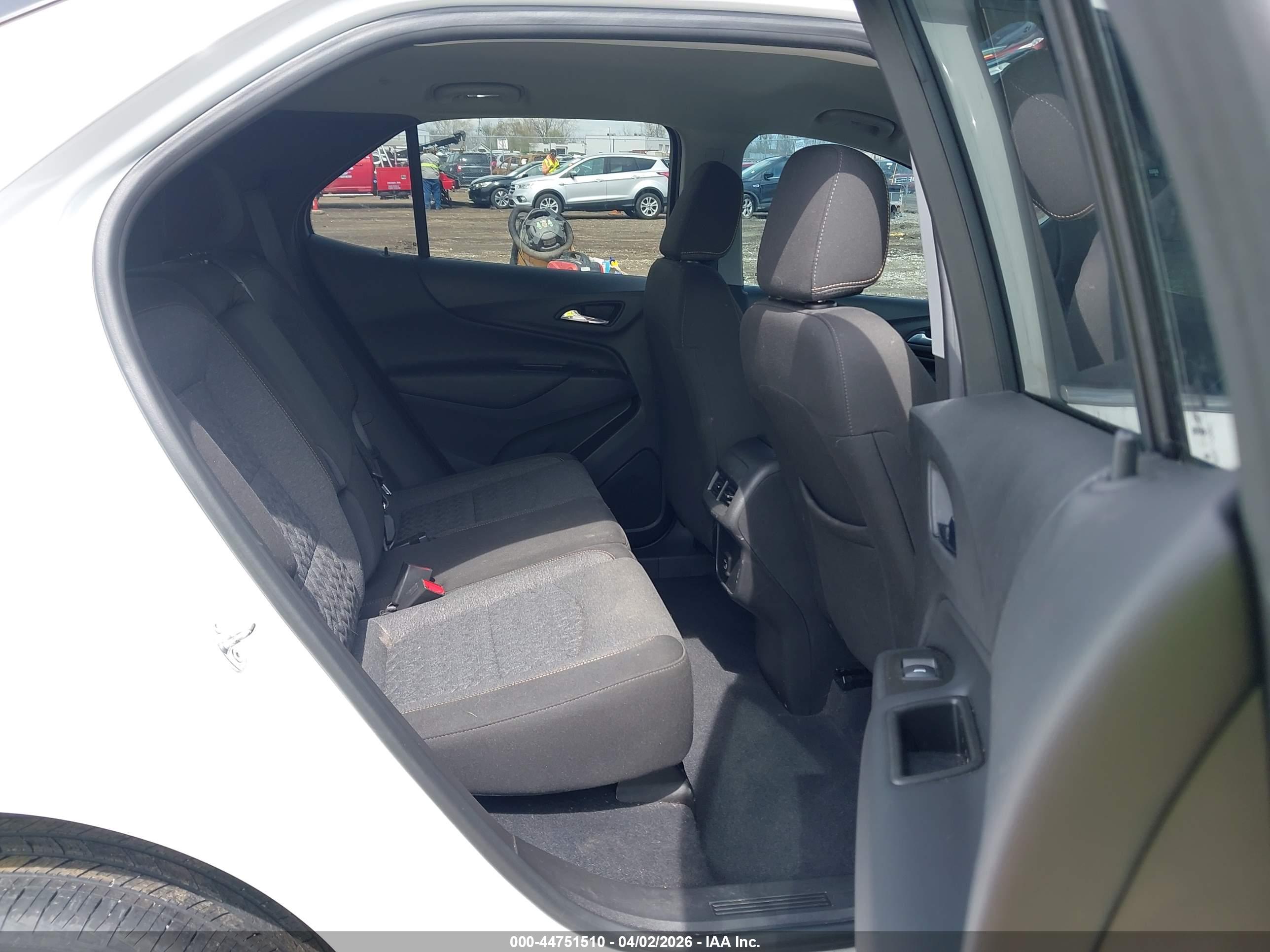 CHEVROLET EQUINOX image 8