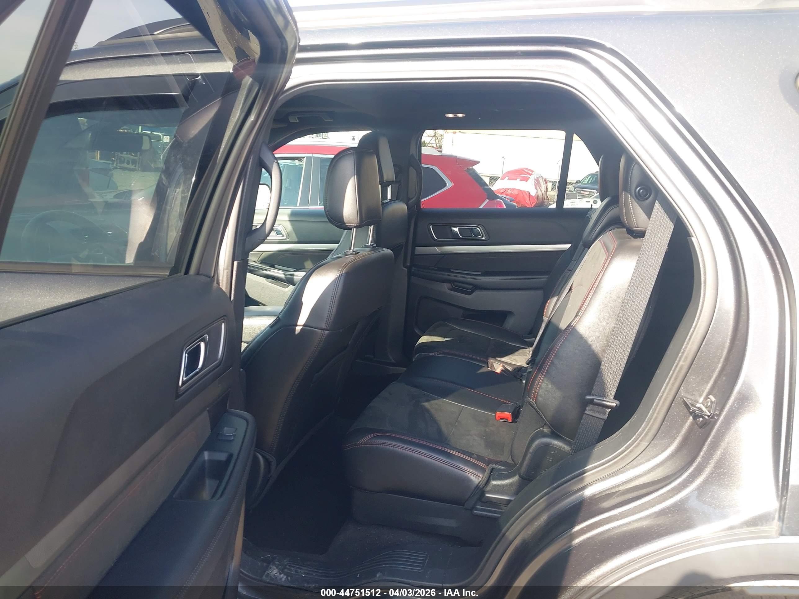FORD EXPLORER image 8