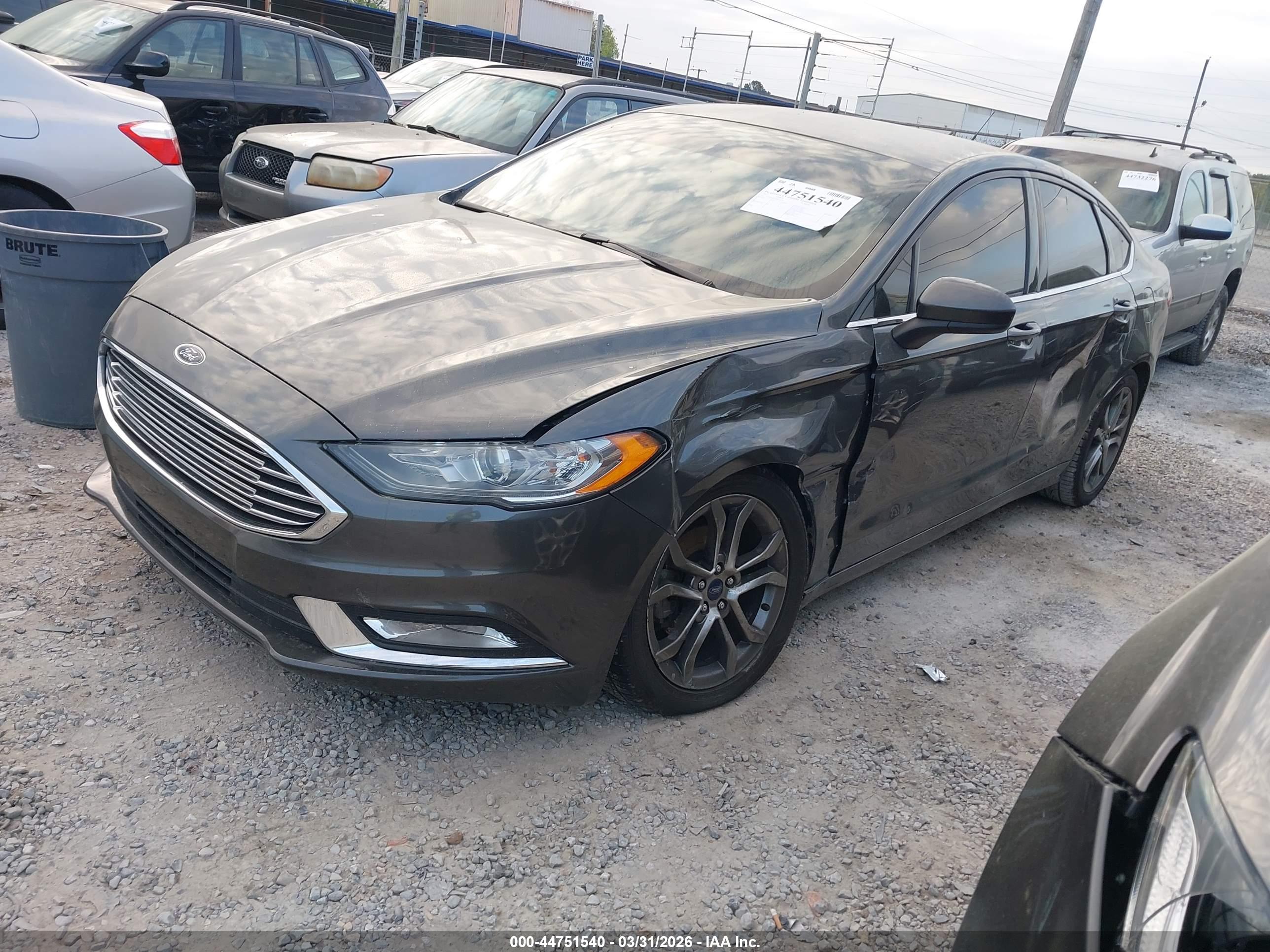 FORD FUSION image 2