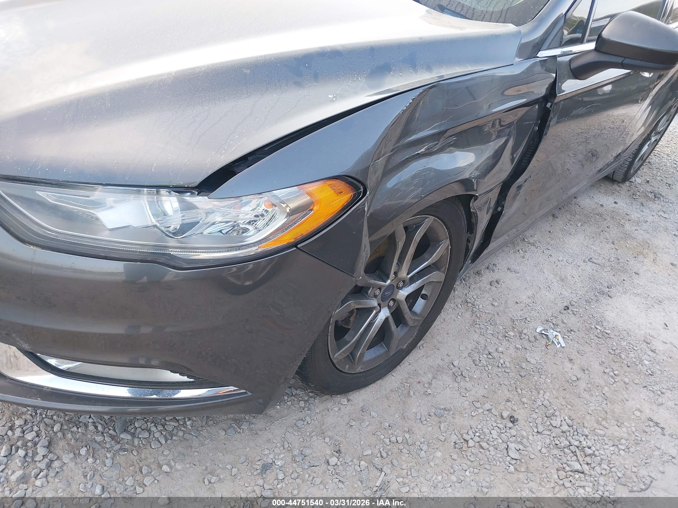 FORD FUSION image 6