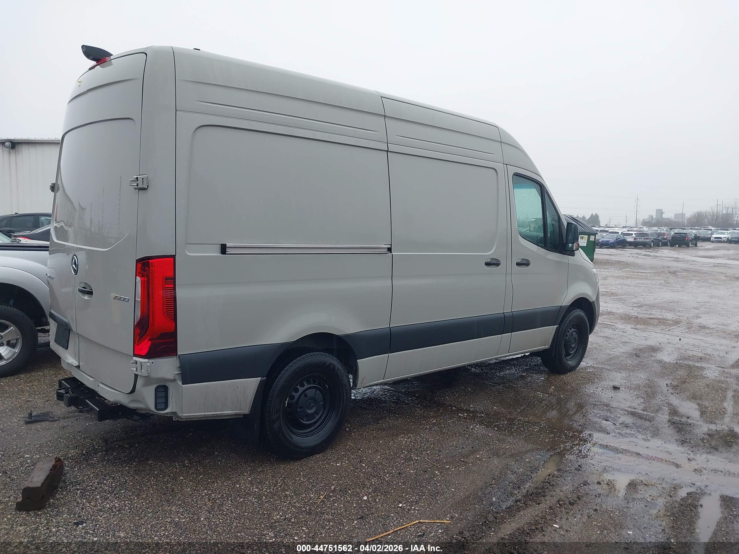 MERCEDES-BENZ SPRINTER image 4