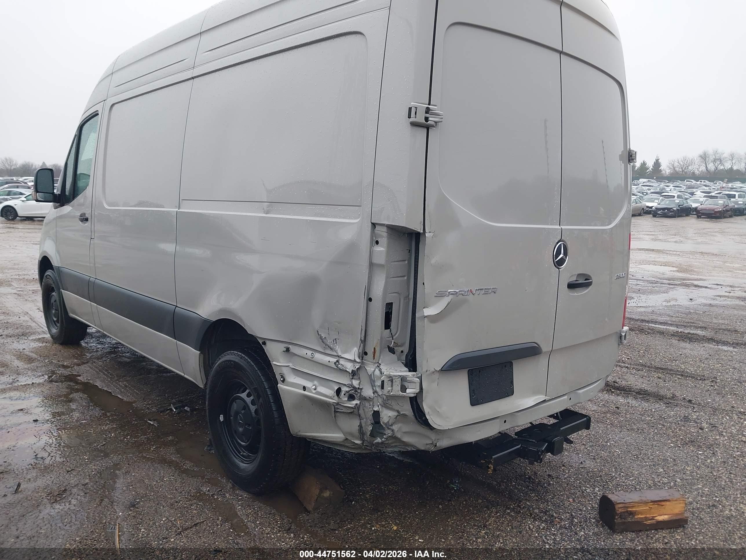 MERCEDES-BENZ SPRINTER image 6
