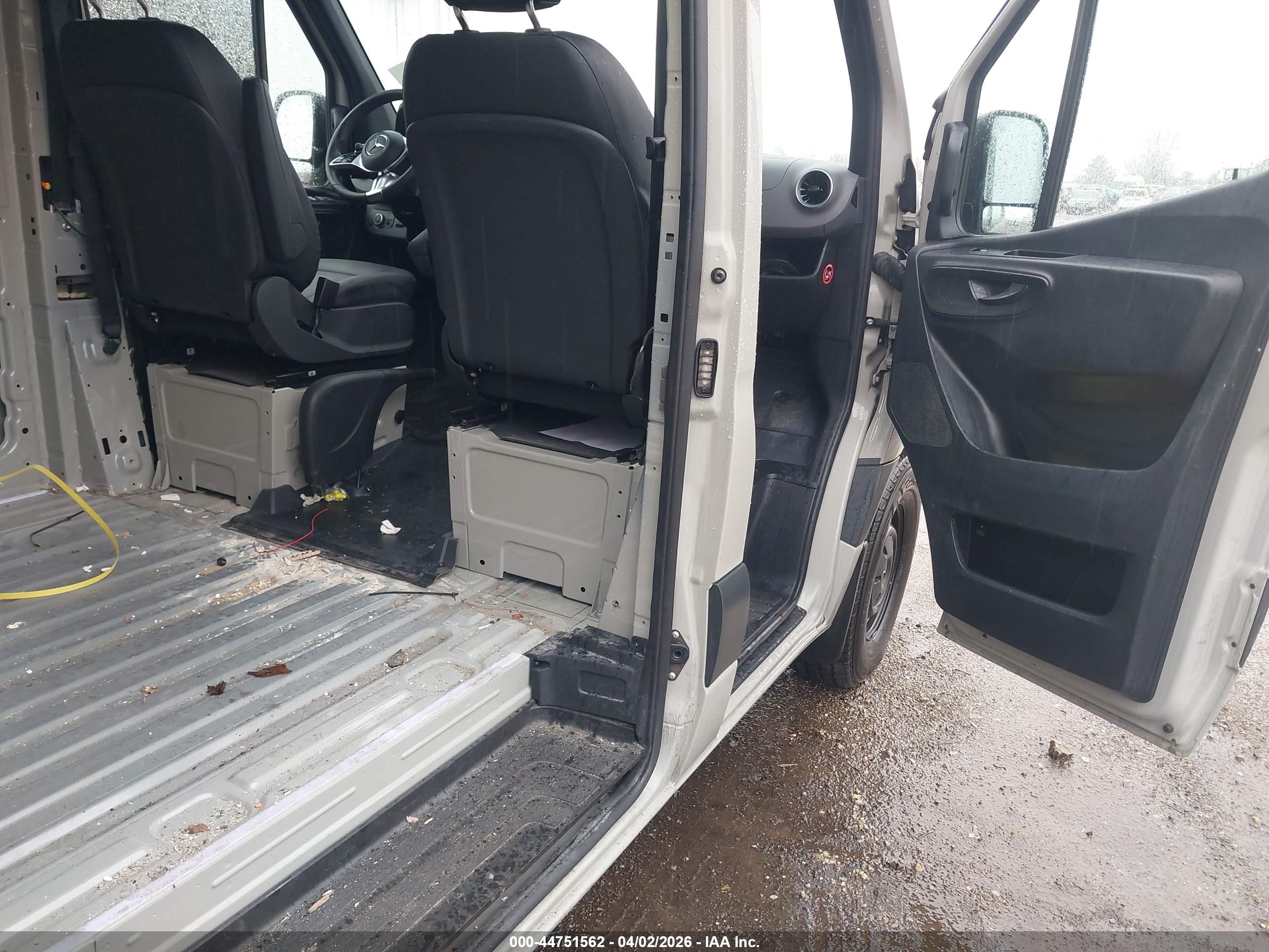MERCEDES-BENZ SPRINTER image 8