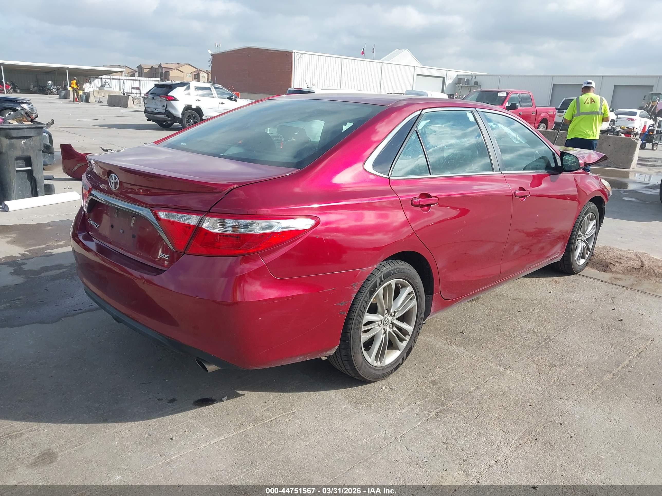 TOYOTA CAMRY image 4