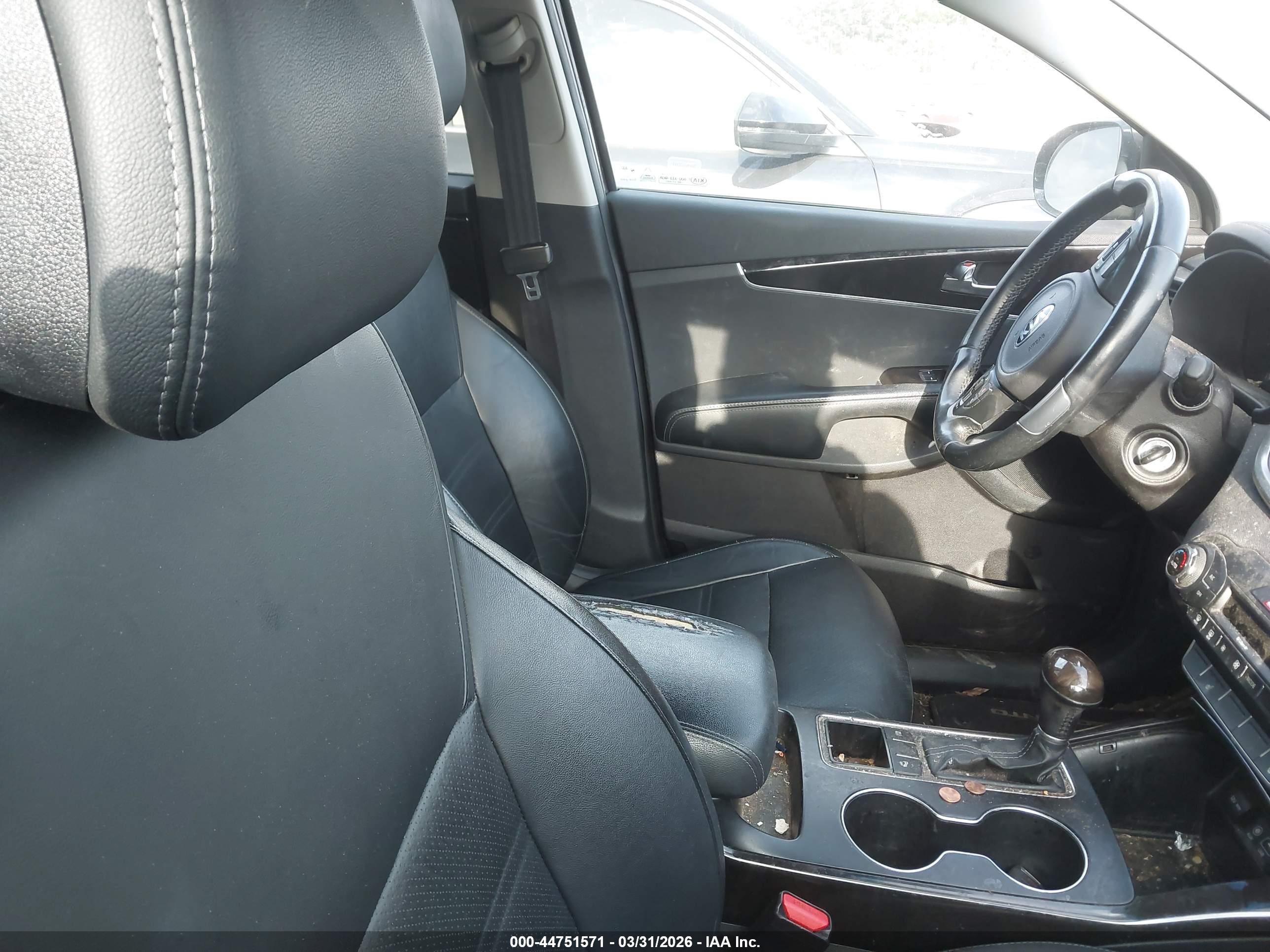 KIA SORENTO image 5