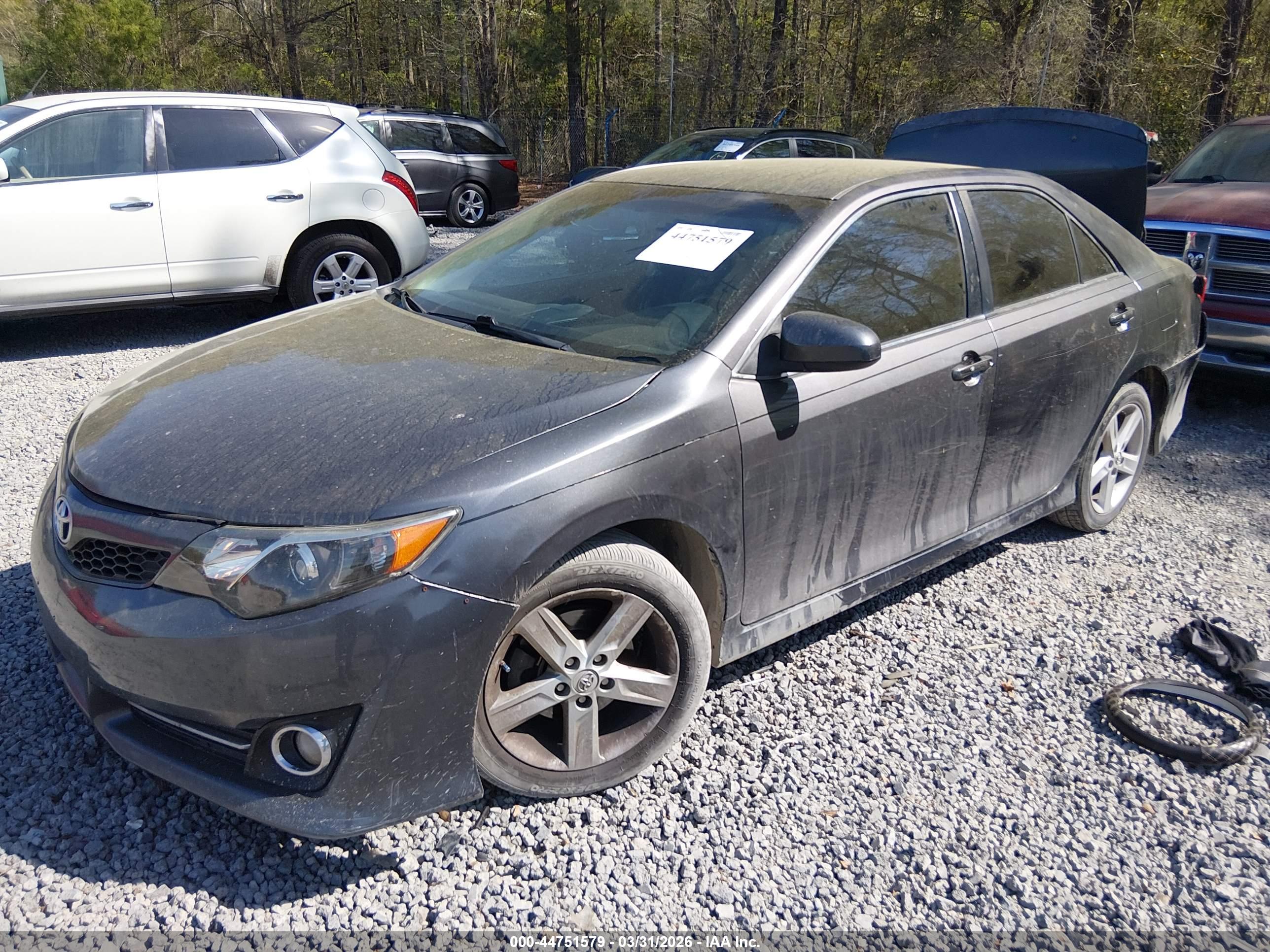 TOYOTA CAMRY image 2