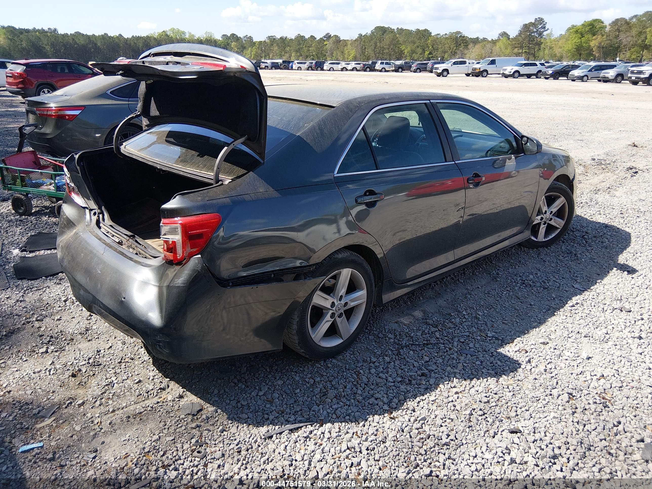 TOYOTA CAMRY image 4