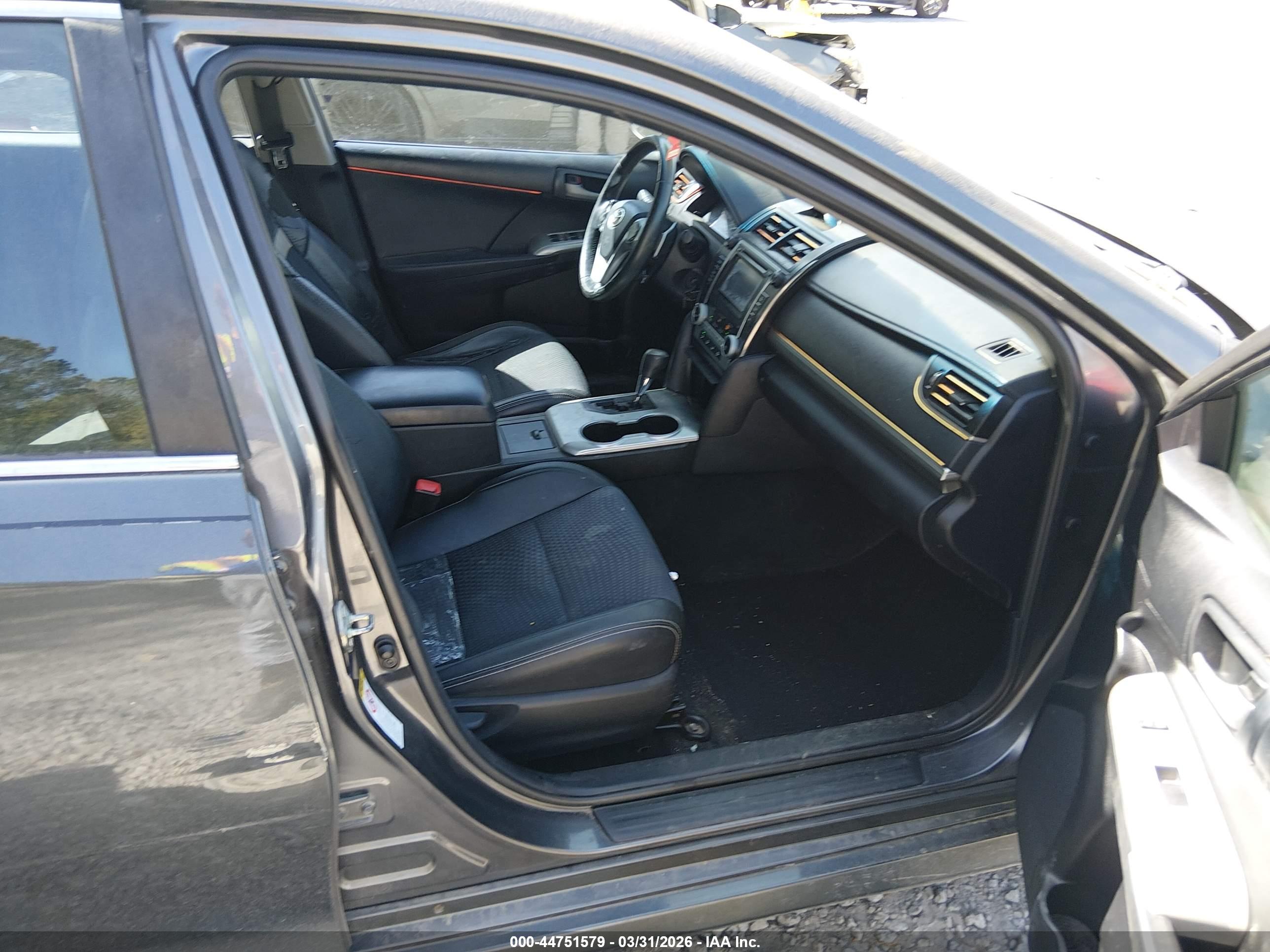 TOYOTA CAMRY image 5