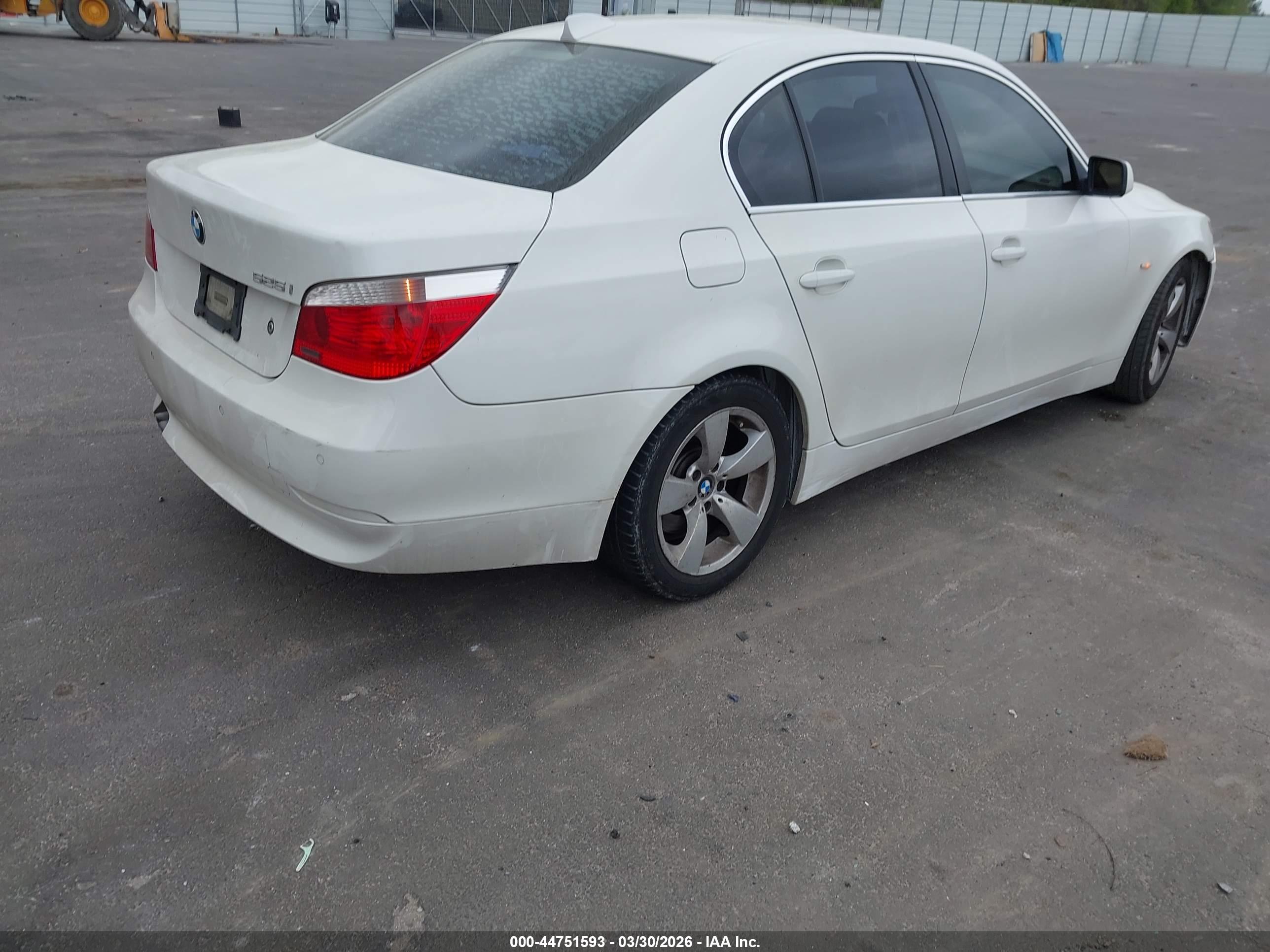 BMW 525I image 4