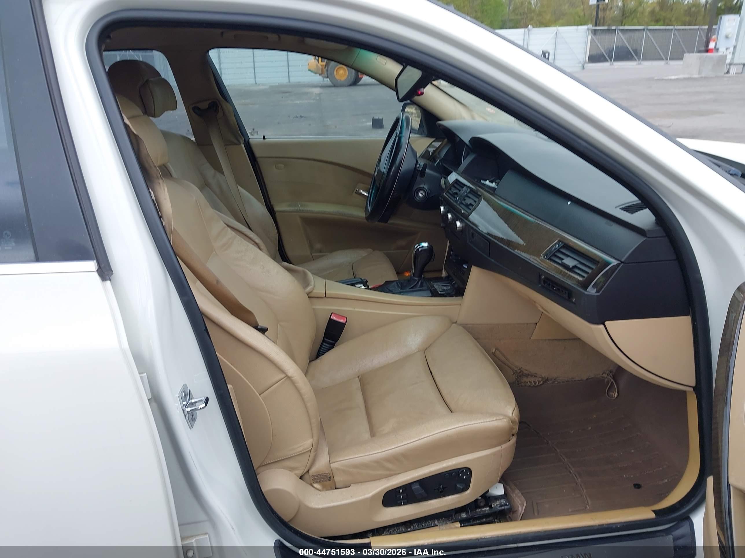 BMW 525I image 5
