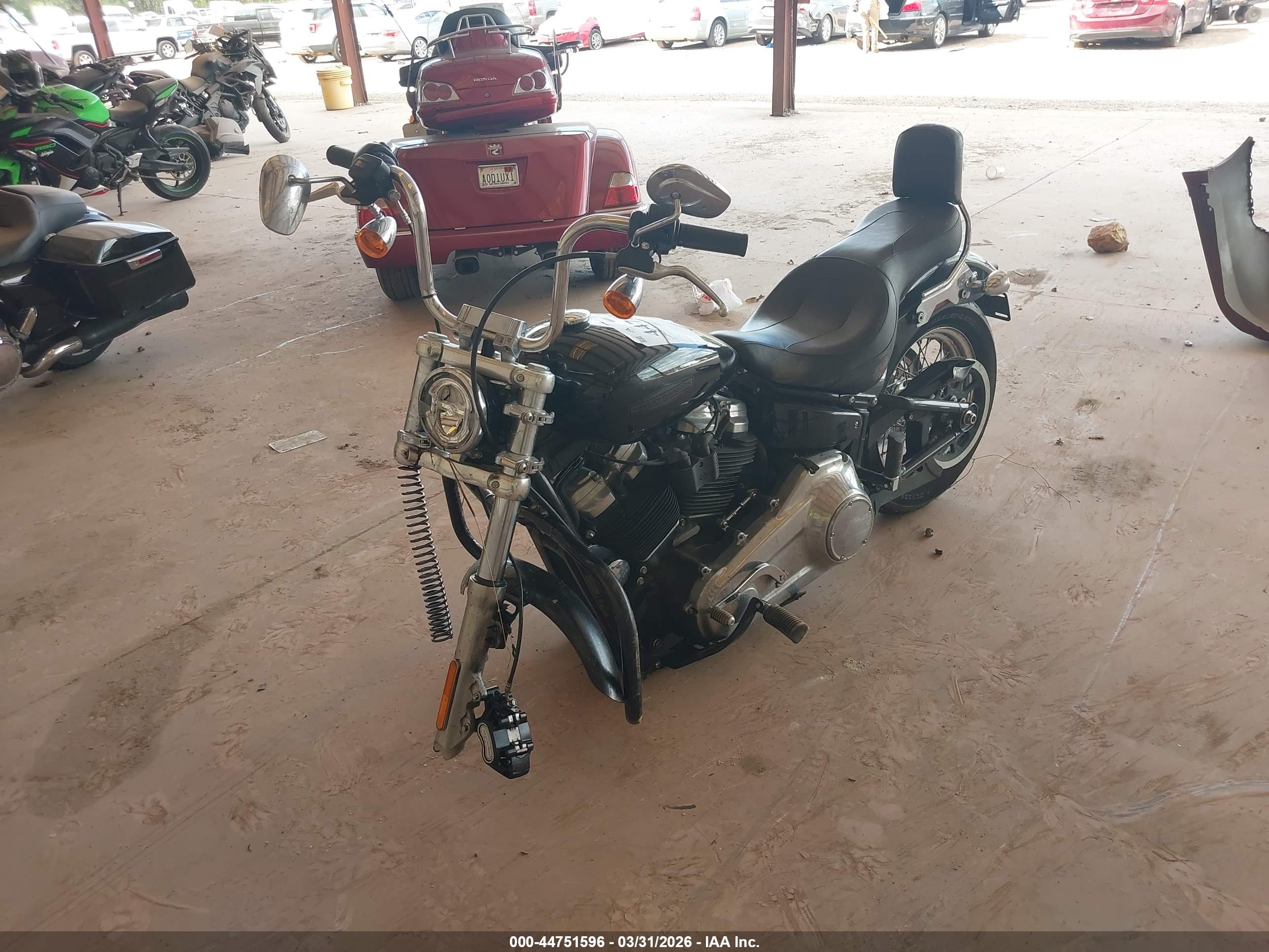 HARLEY-DAVIDSON FXST image 2