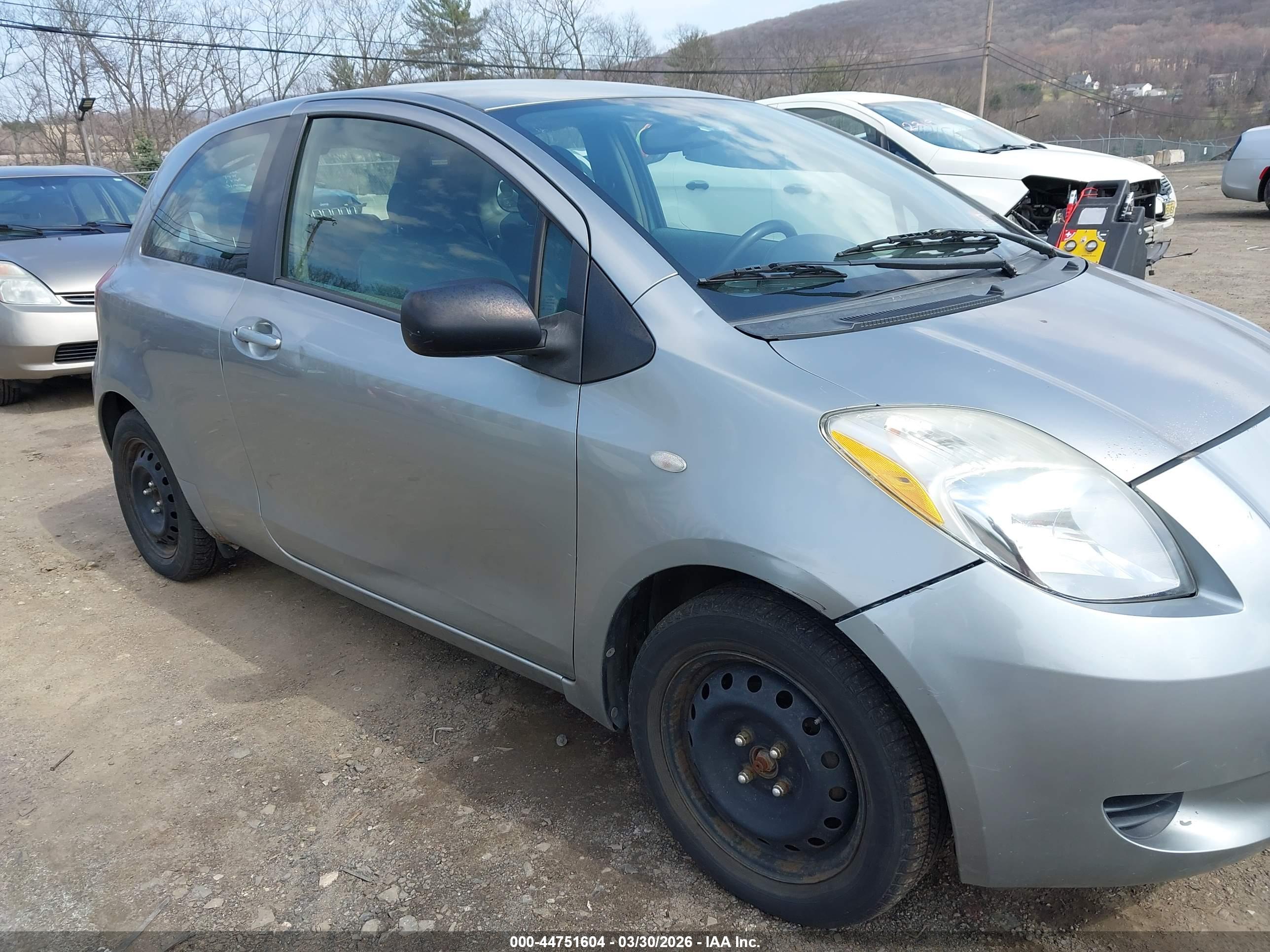 TOYOTA YARIS image 6