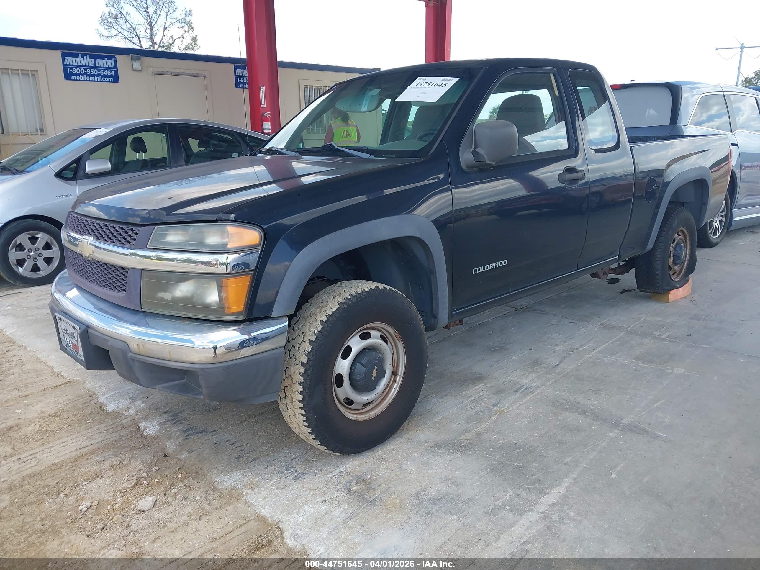 CHEVROLET COLORADO image 2
