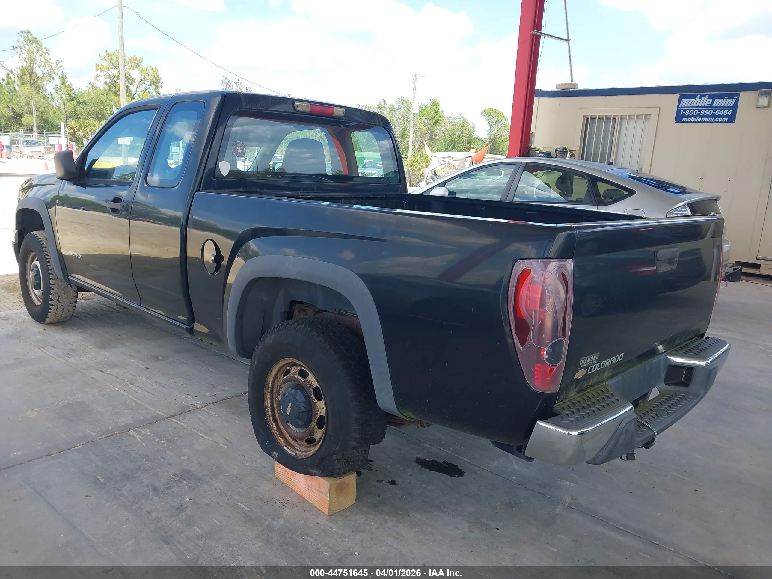 CHEVROLET COLORADO image 3