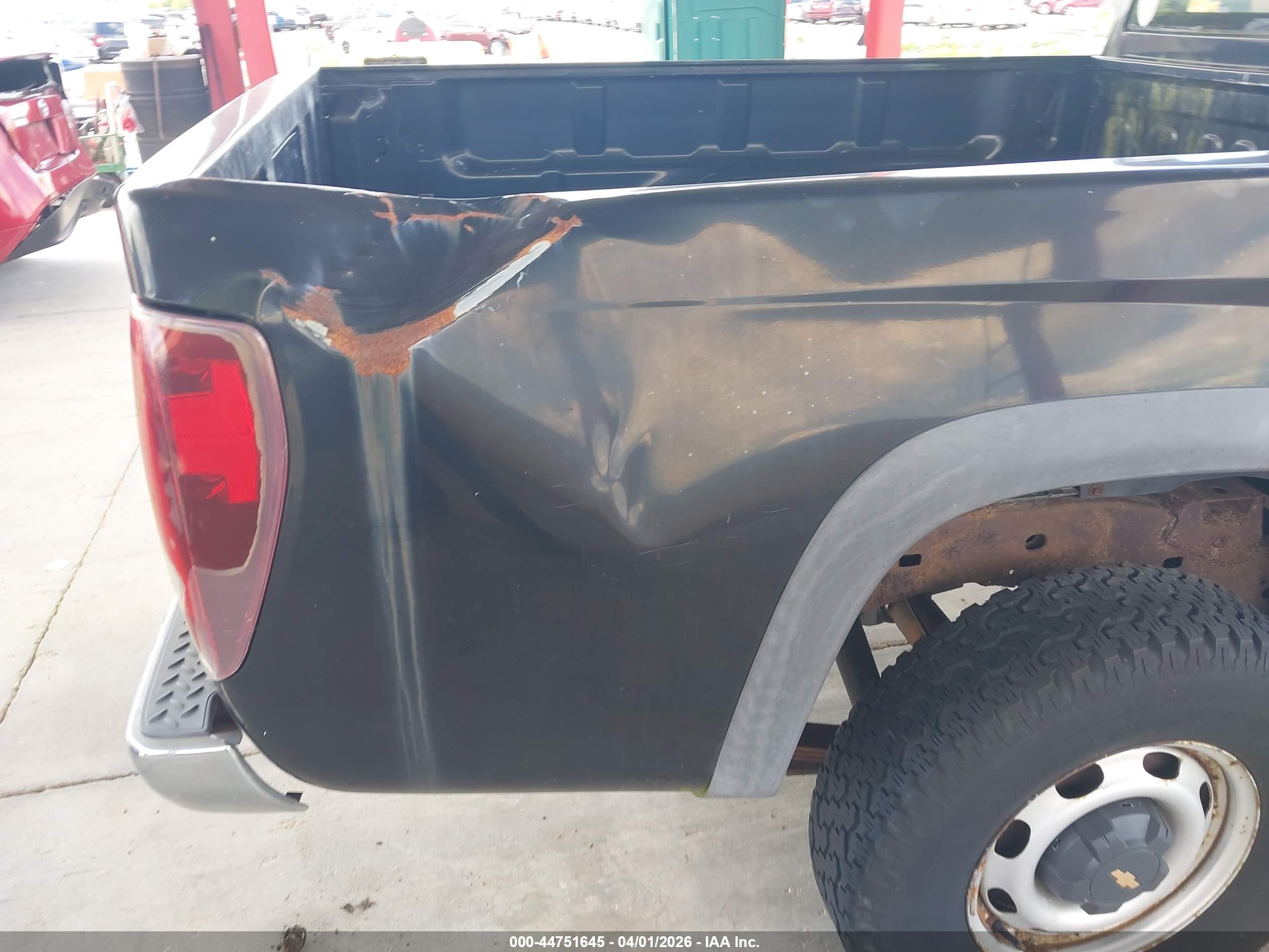 CHEVROLET COLORADO image 6