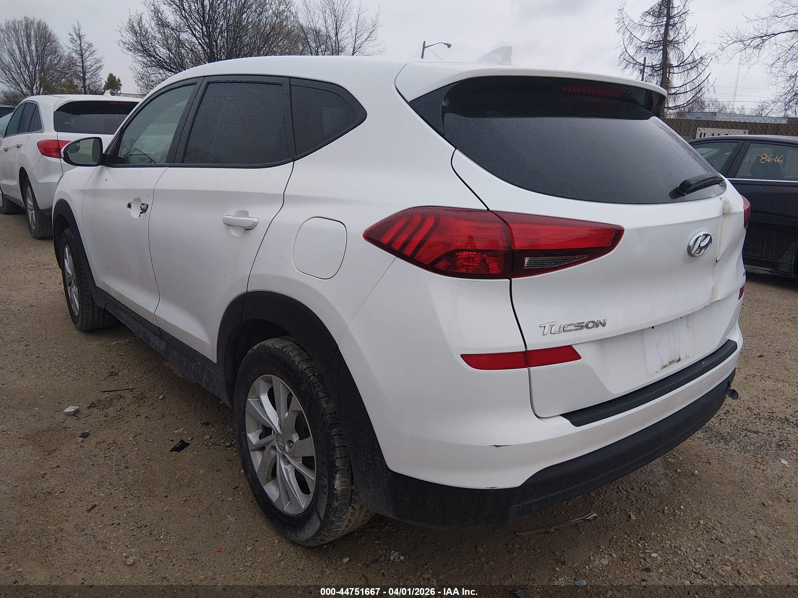 HYUNDAI TUCSON image 3
