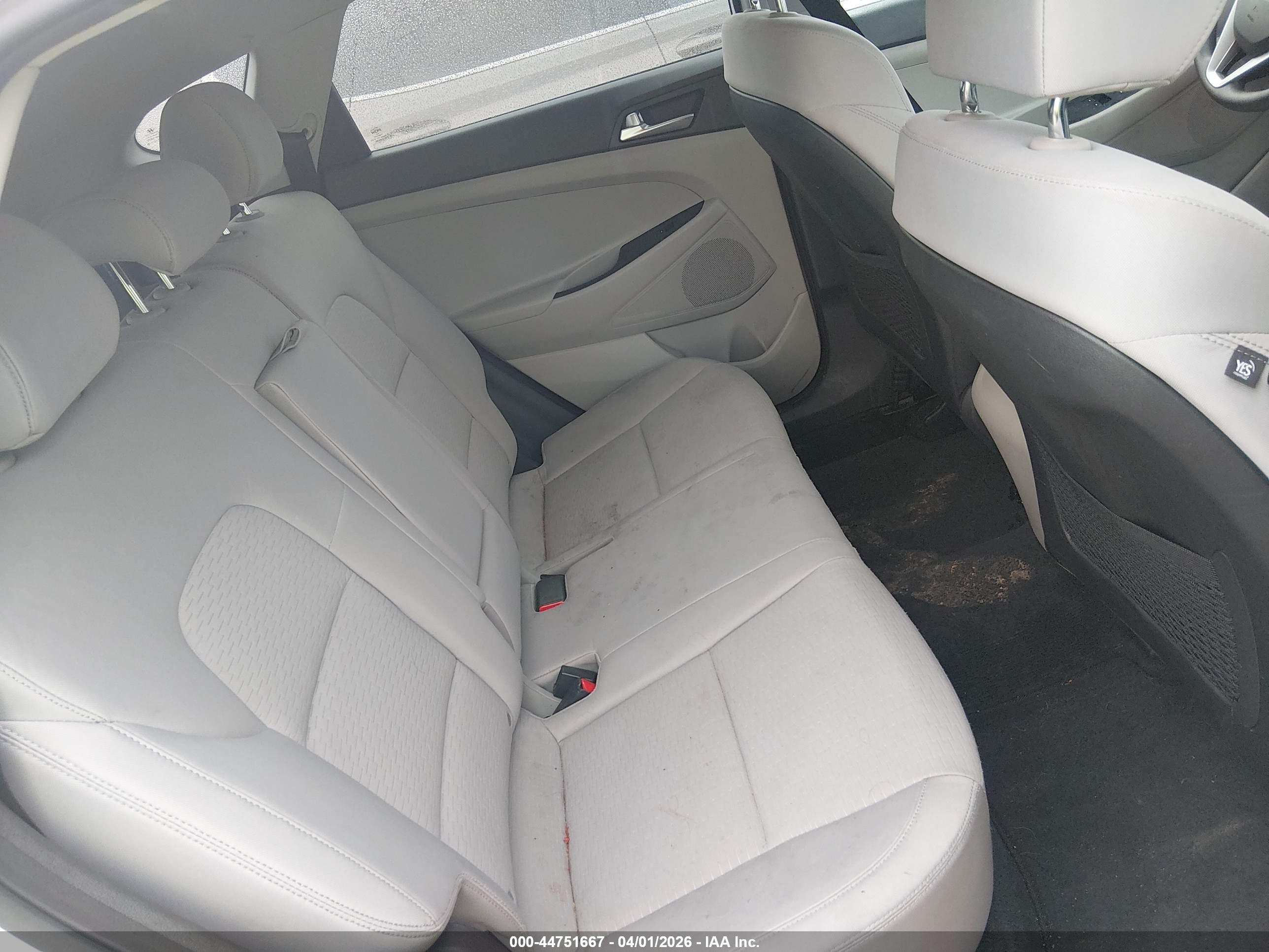 HYUNDAI TUCSON image 8