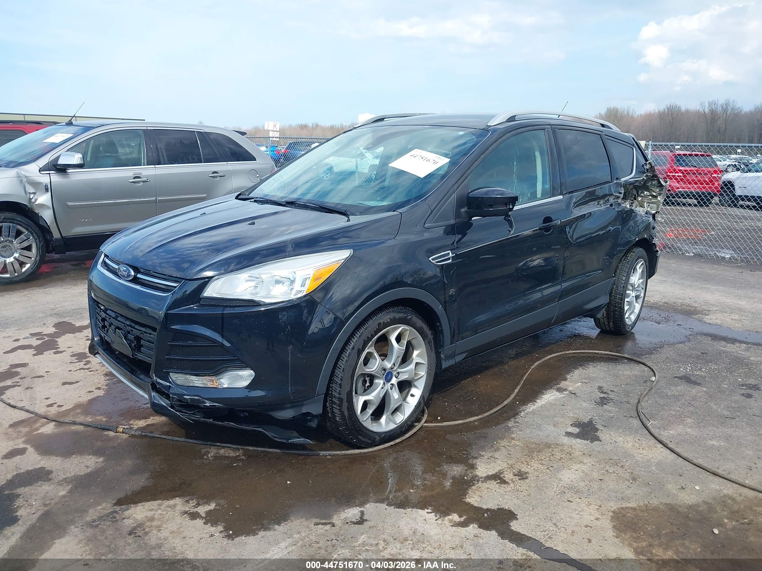 FORD ESCAPE image 2