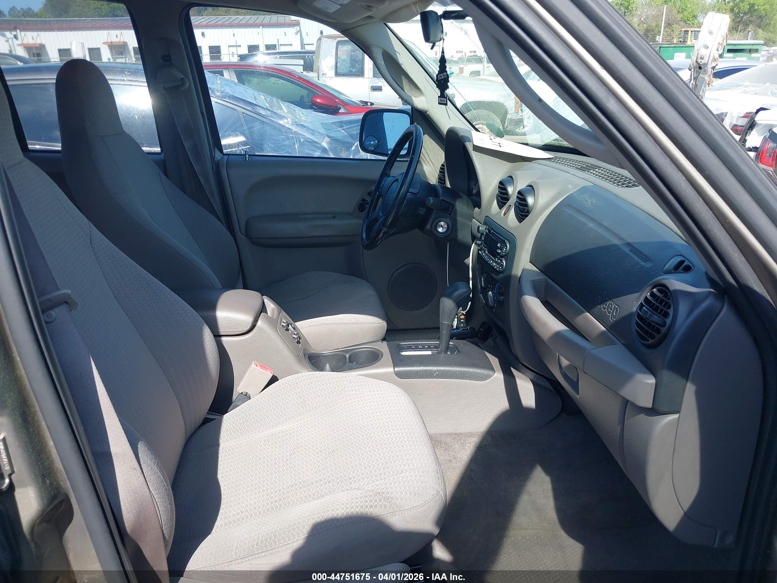 JEEP LIBERTY image 5