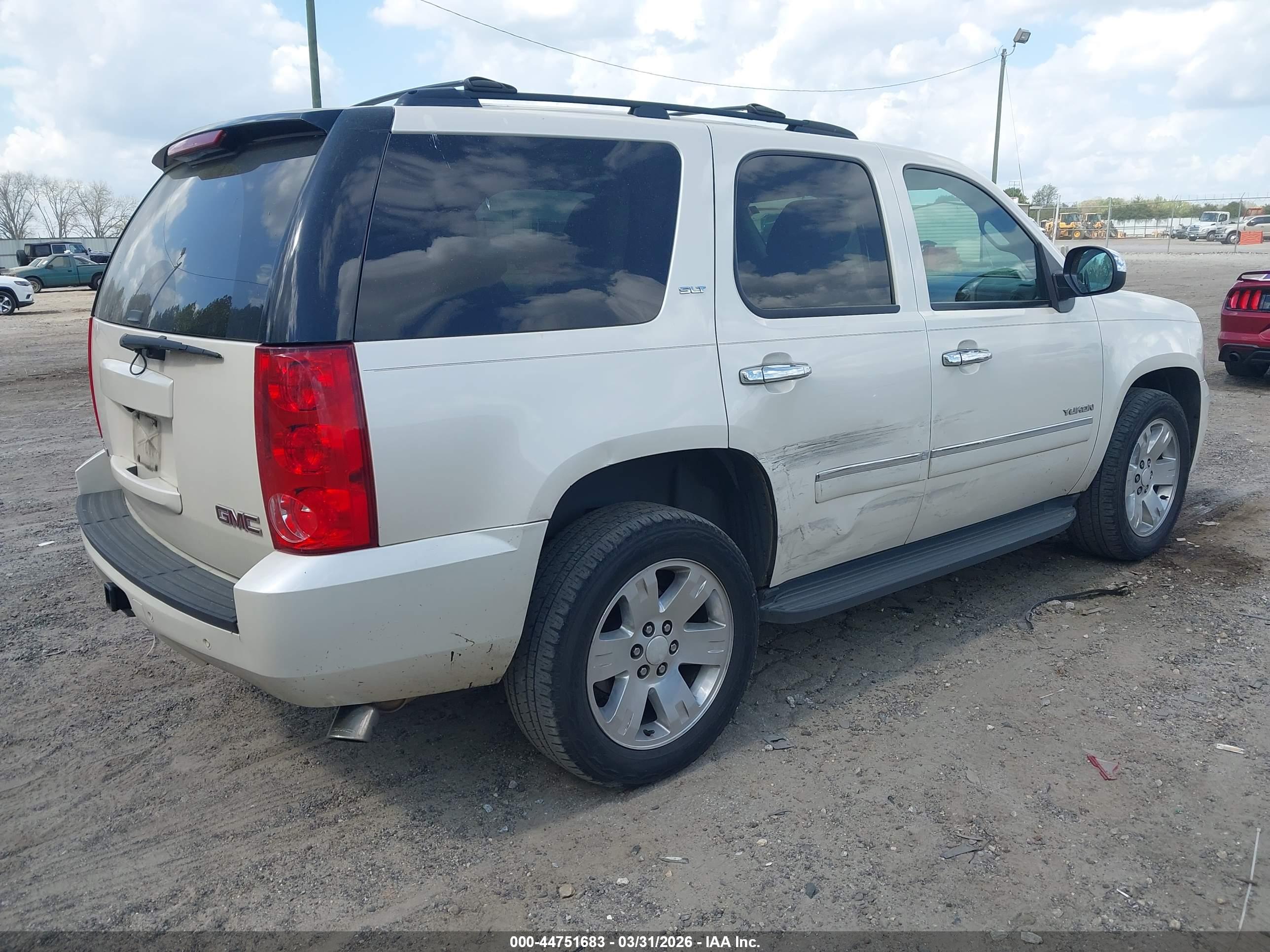 GMC YUKON image 4