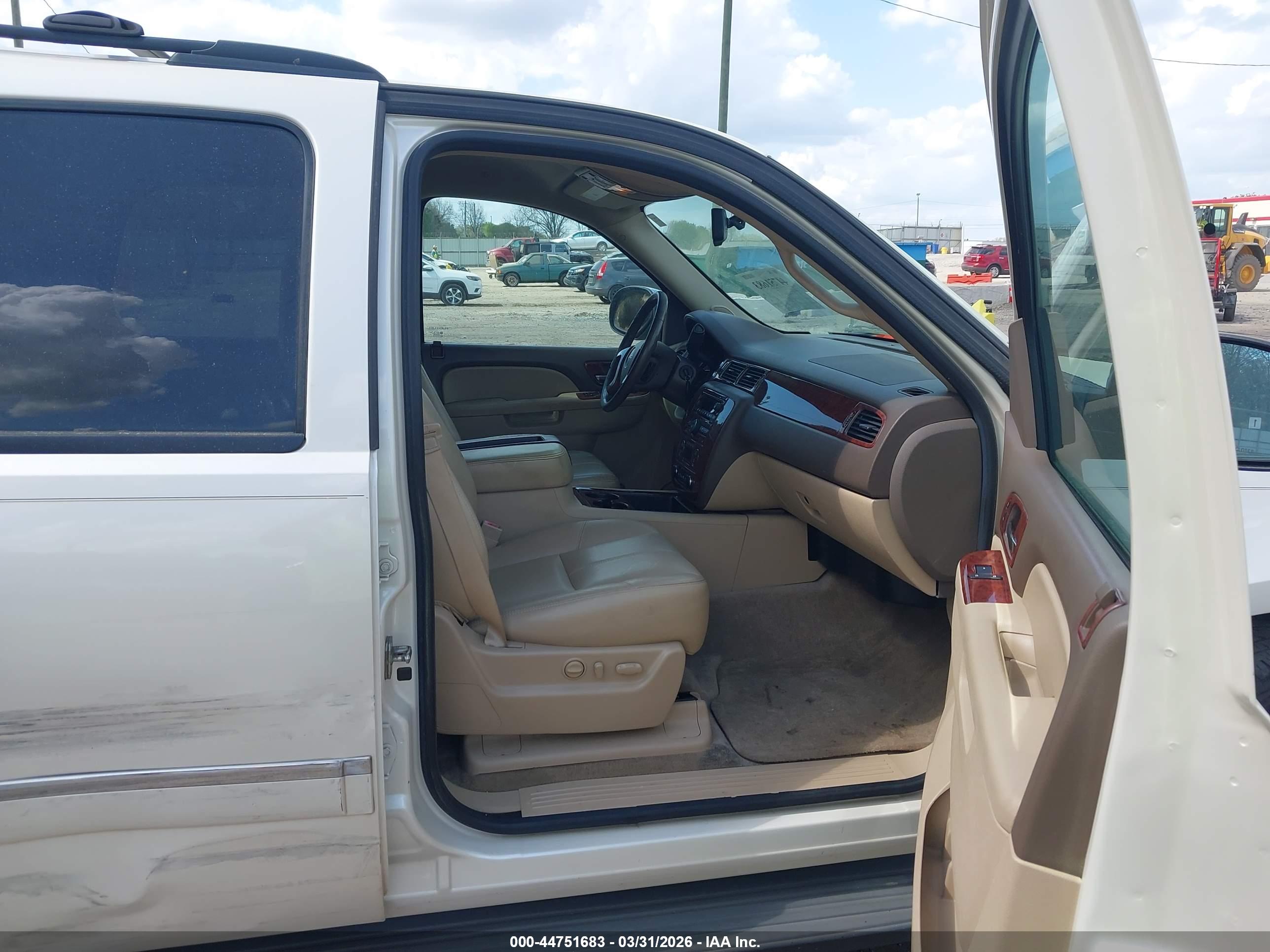 GMC YUKON image 5