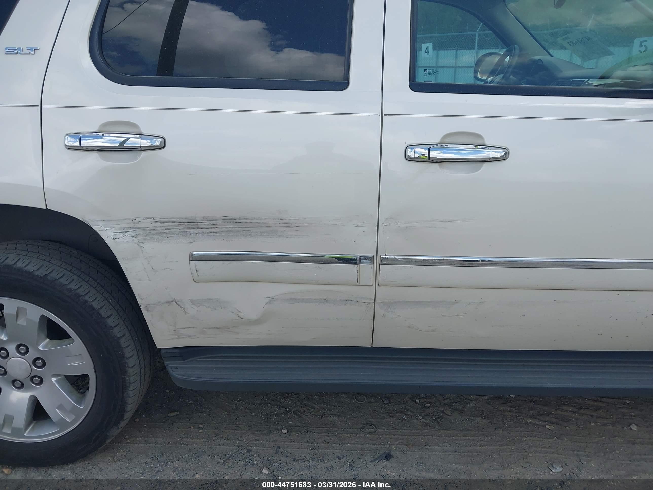 GMC YUKON image 6
