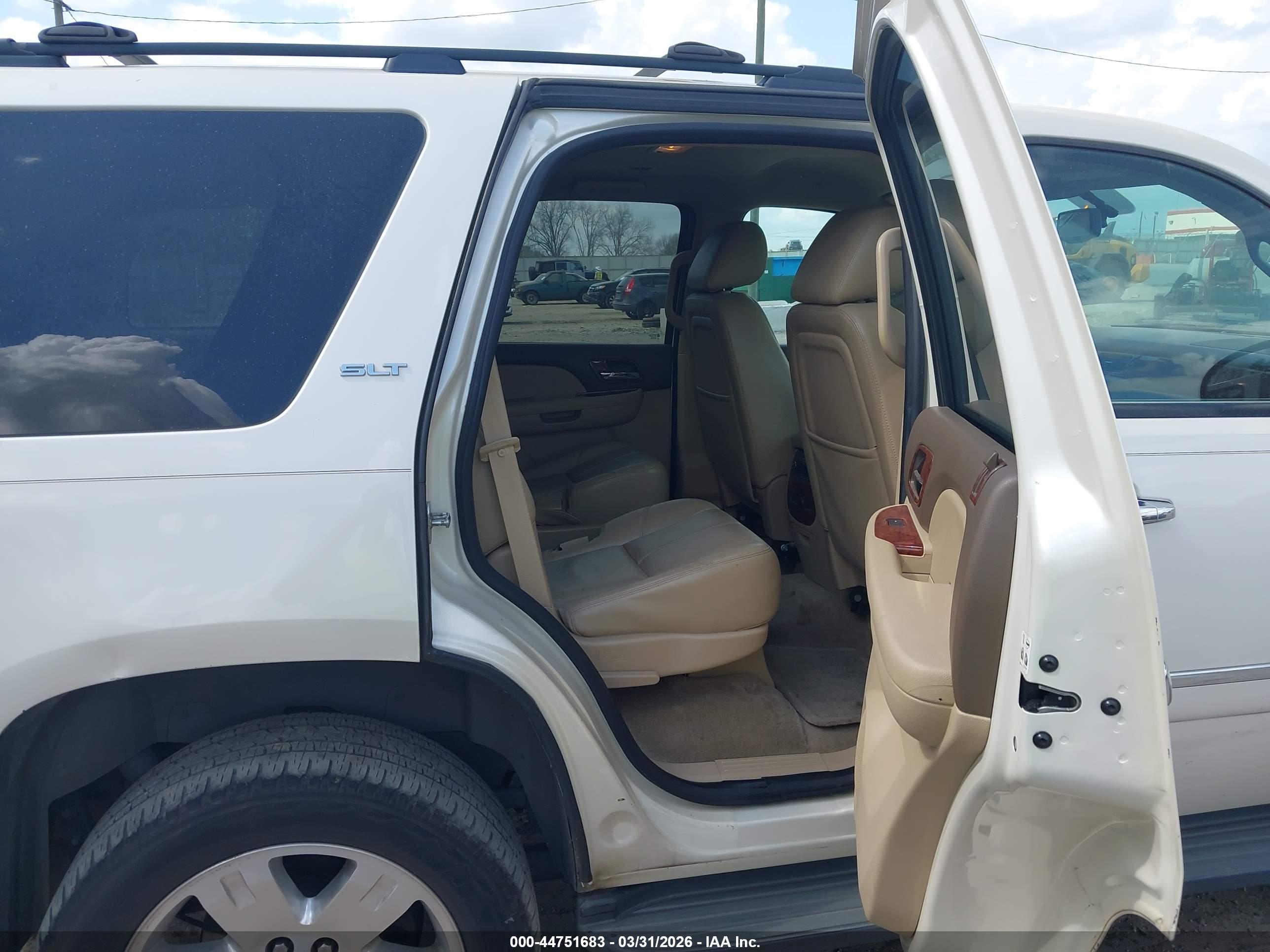 GMC YUKON image 8