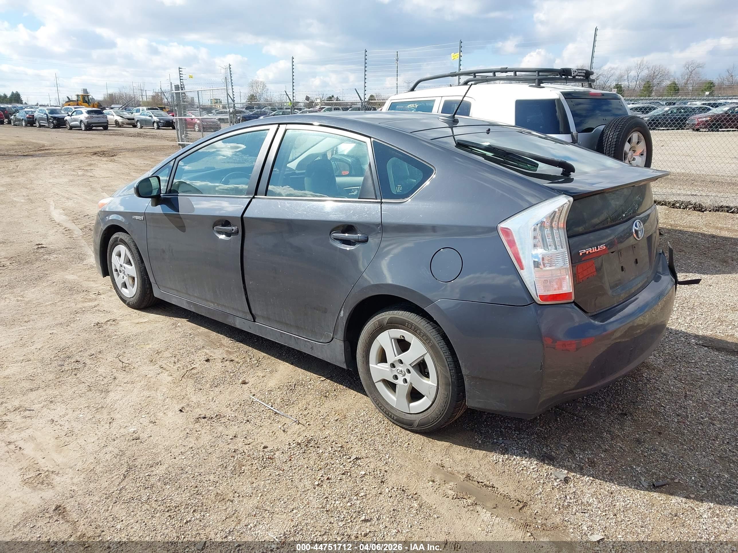 TOYOTA PRIUS image 3